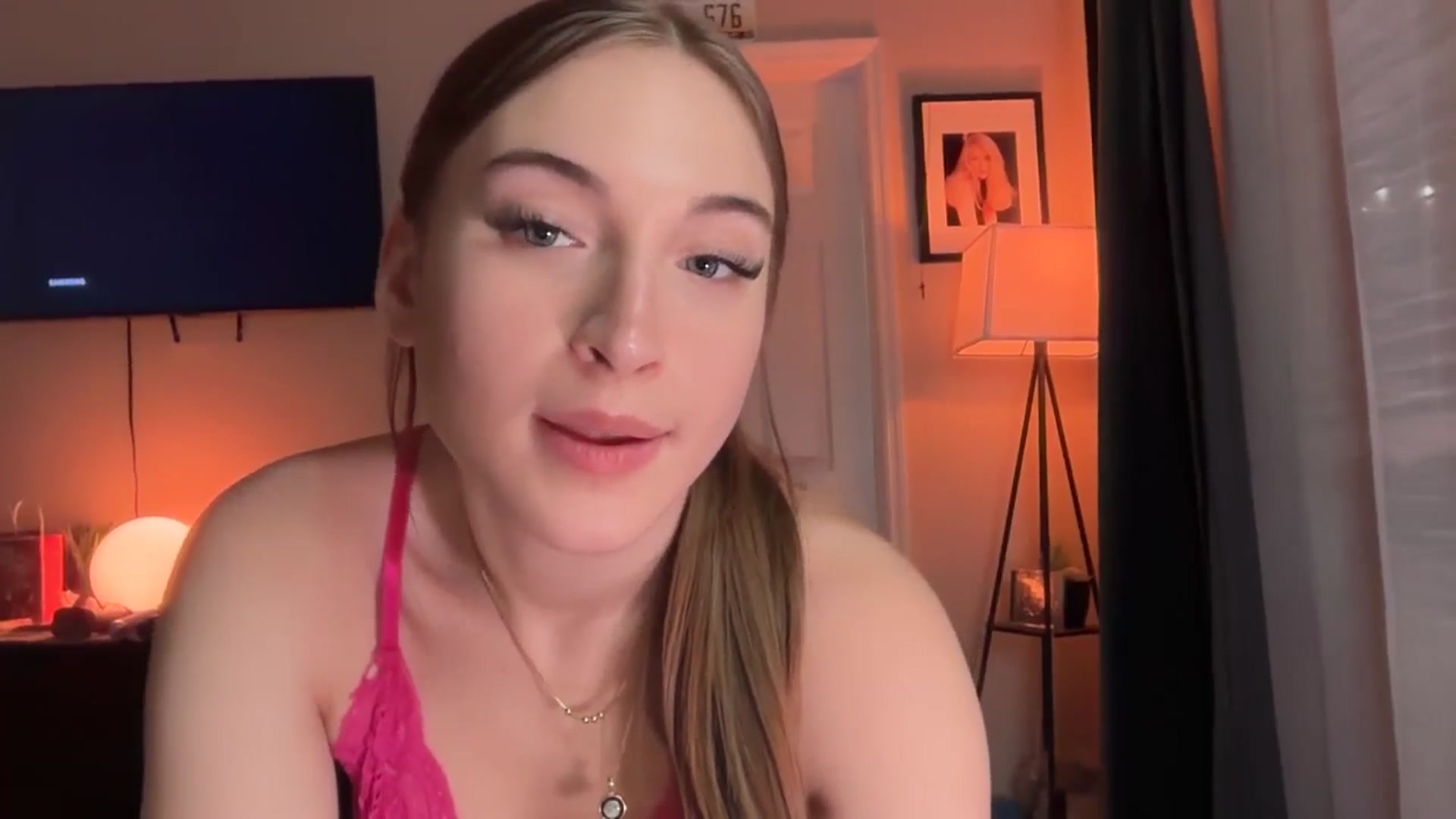 Gallery image thumbnail from SarahRhyder's myfreecams stream on, 02/16/2026, 04:04 image 14 of 20