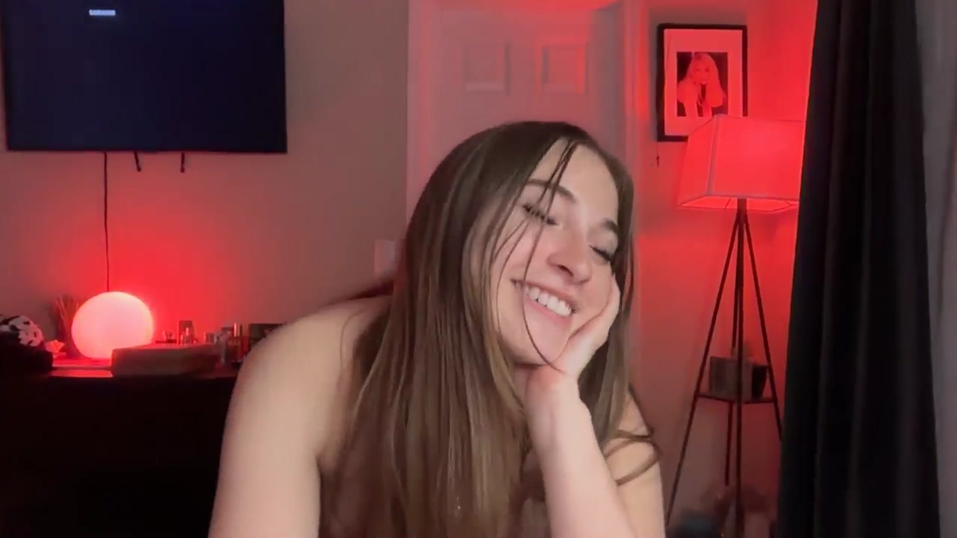 Gallery image thumbnail from SarahRhyder's myfreecams stream on, 03/25/2026, 04:27 image 3 of 20