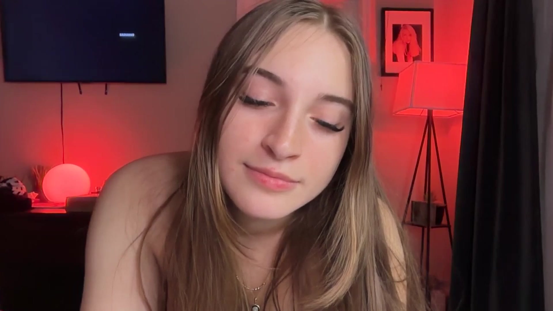 Gallery image thumbnail from SarahRhyder's myfreecams stream on, 03/25/2026, 04:27 image 5 of 20