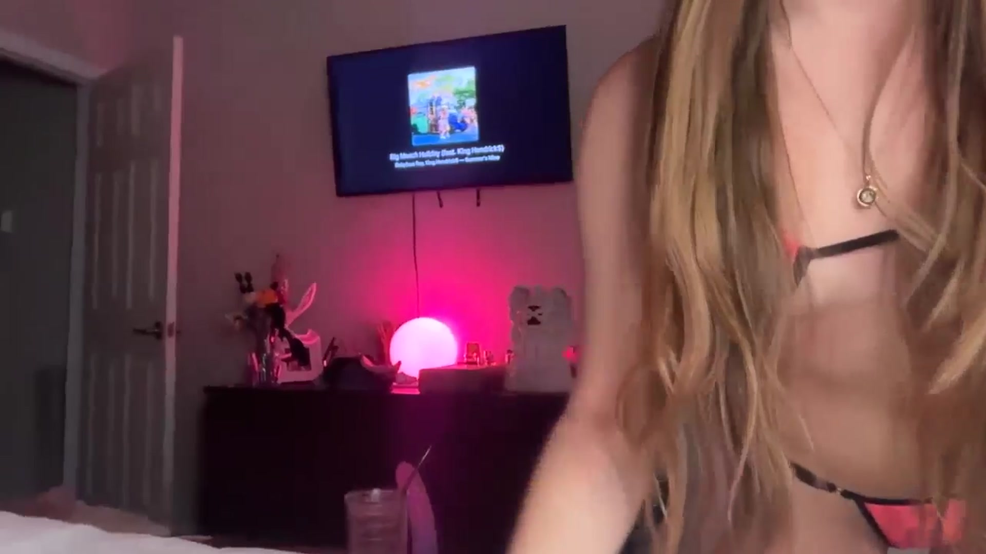 Gallery image thumbnail from SarahRhyder's myfreecams stream on, 05/05/2026, 02:08 image 10 of 20