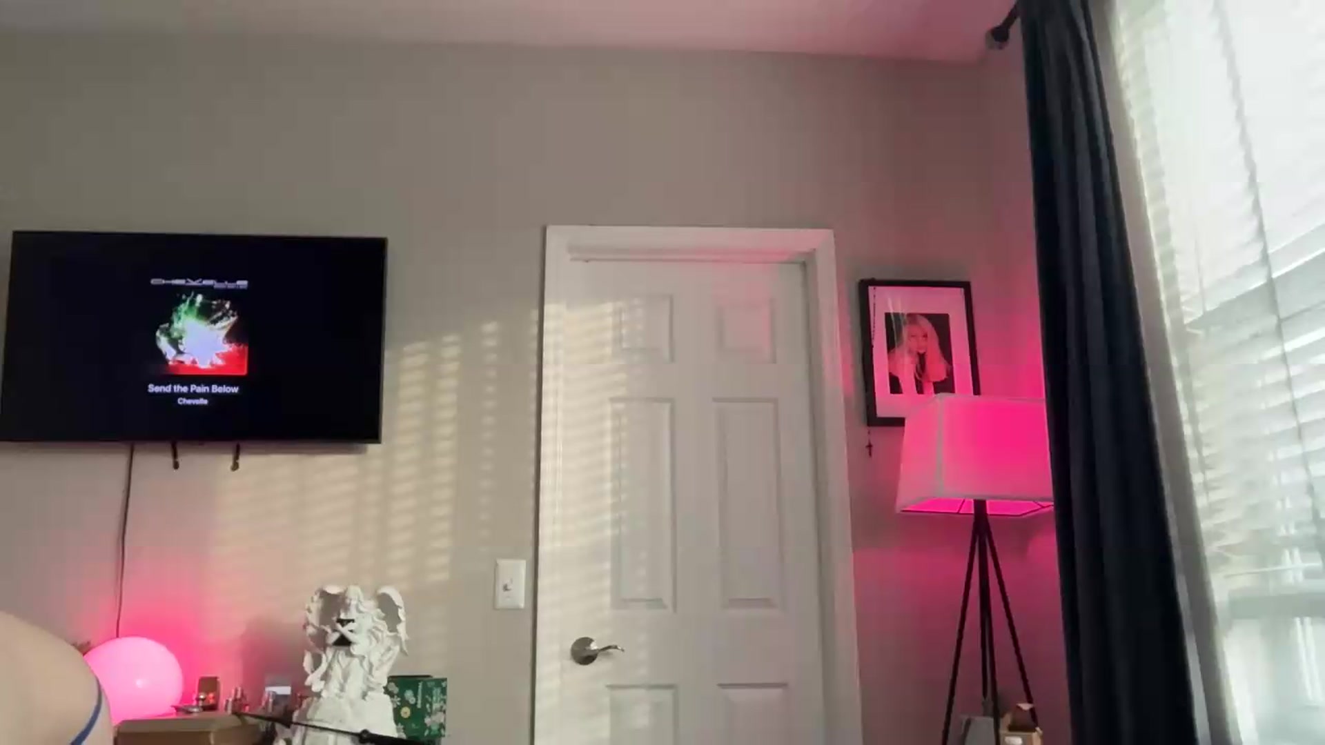 Gallery image thumbnail from SarahRhyder's myfreecams stream on, 06/19/2026, 23:47 image 4 of 20