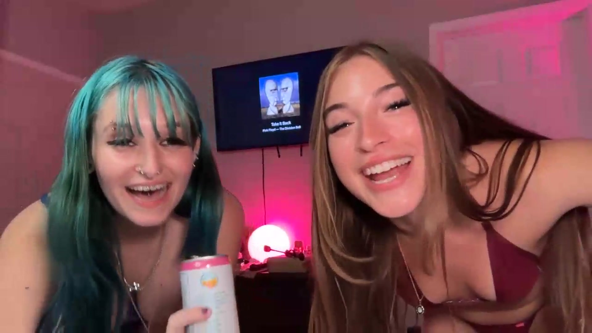 Gallery image thumbnail from SarahRhyder's myfreecams stream on, 06/20/2026, 01:17 image 9 of 20