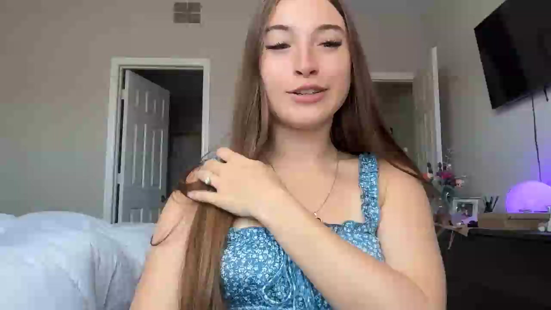 Gallery image thumbnail from SarahRhyder's myfreecams stream on, 06/21/2026, 19:47 image 8 of 20