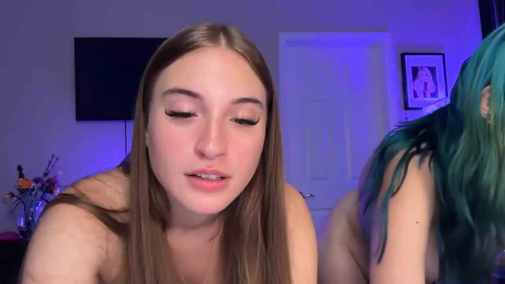 Gallery image thumbnail from SarahRhyder's myfreecams stream on, 06/24/2026, 05:28 image 7 of 20