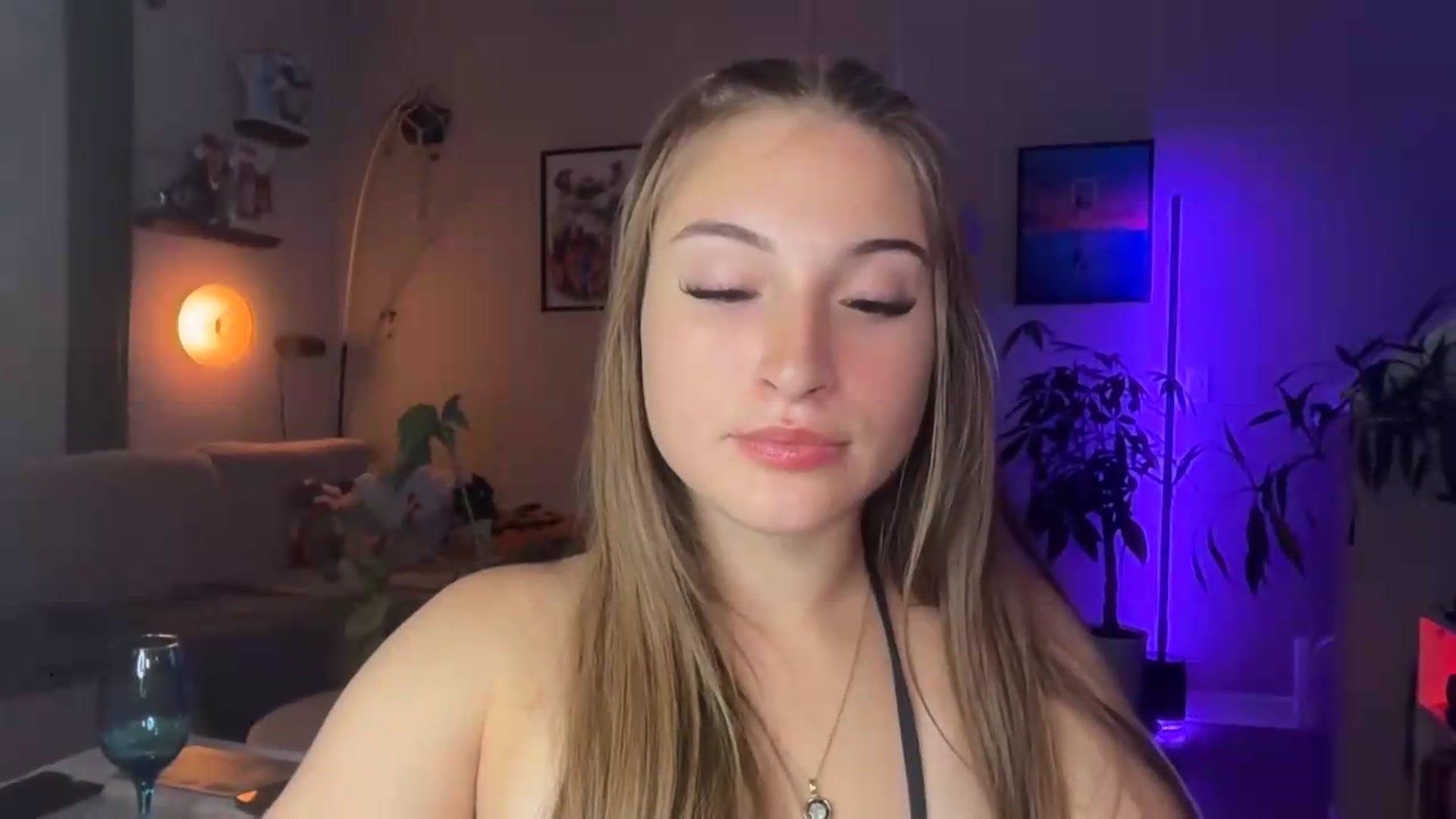 Gallery image thumbnail from SarahRhyder's myfreecams stream on, 07/29/2026, 02:44 image 2 of 20