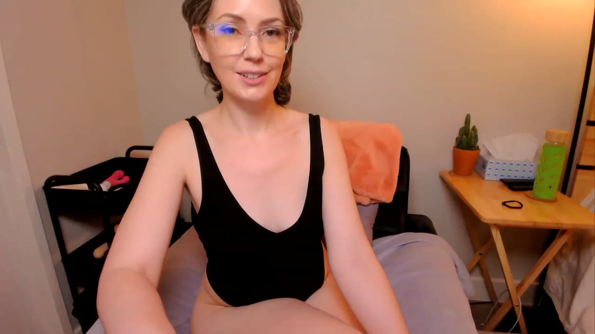 Gallery image thumbnail from SarahShevon's myfreecams stream on, 12/01/2022, 09:29 image 4 of 20