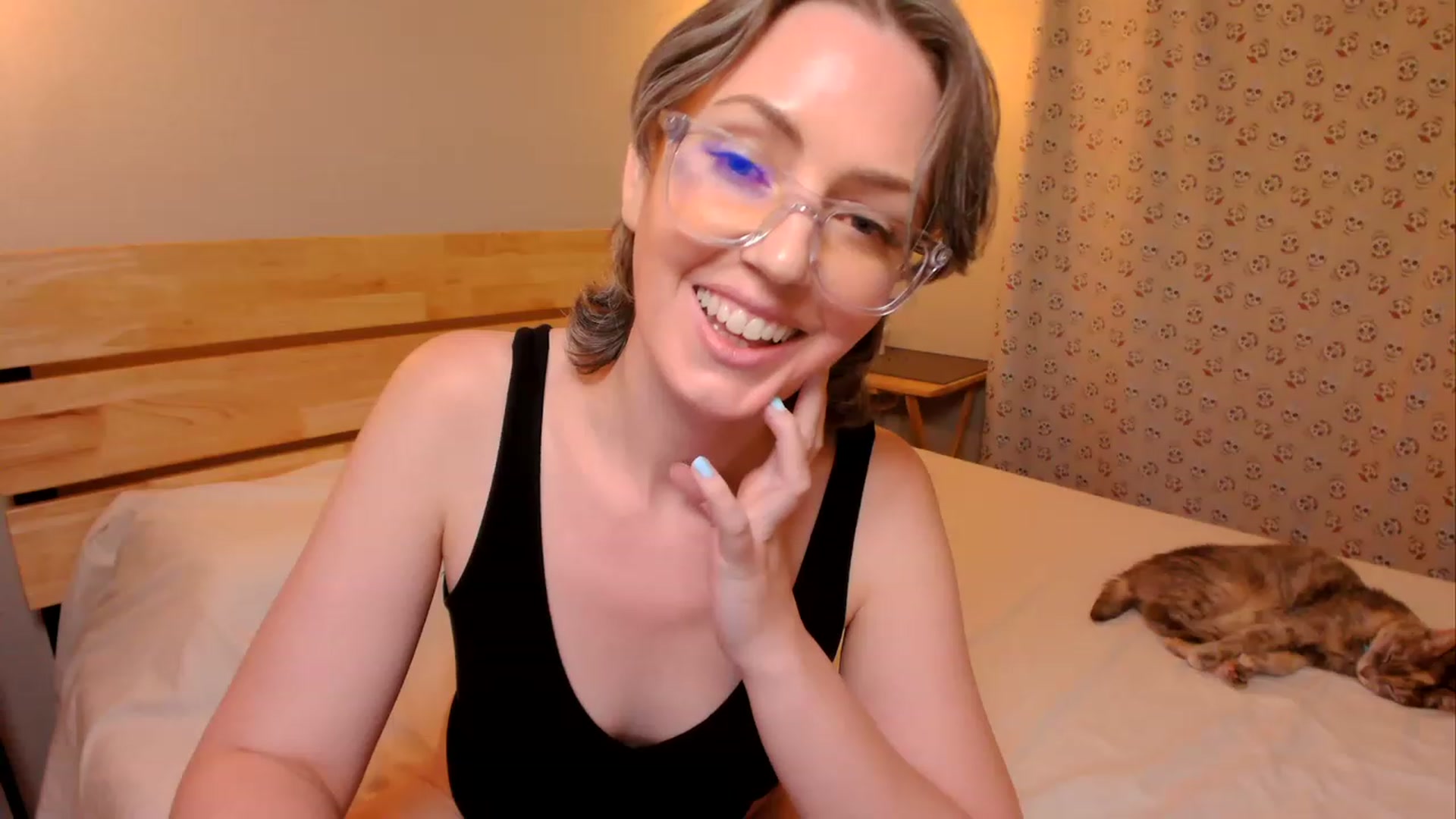 Gallery image thumbnail from SarahShevon's myfreecams stream on, 12/01/2022, 11:02 image 15 of 20
