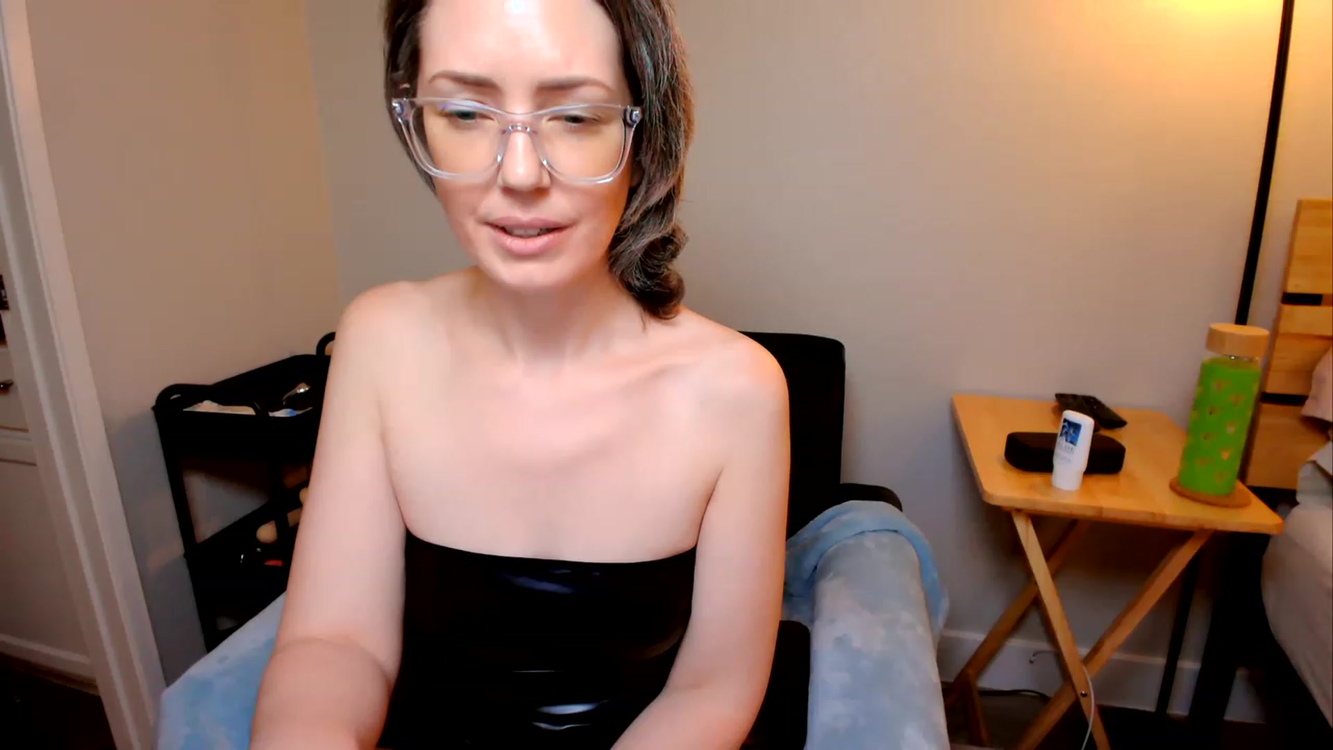 Gallery image thumbnail from SarahShevon's myfreecams stream on, 01/16/2023, 24:44 image 2 of 20