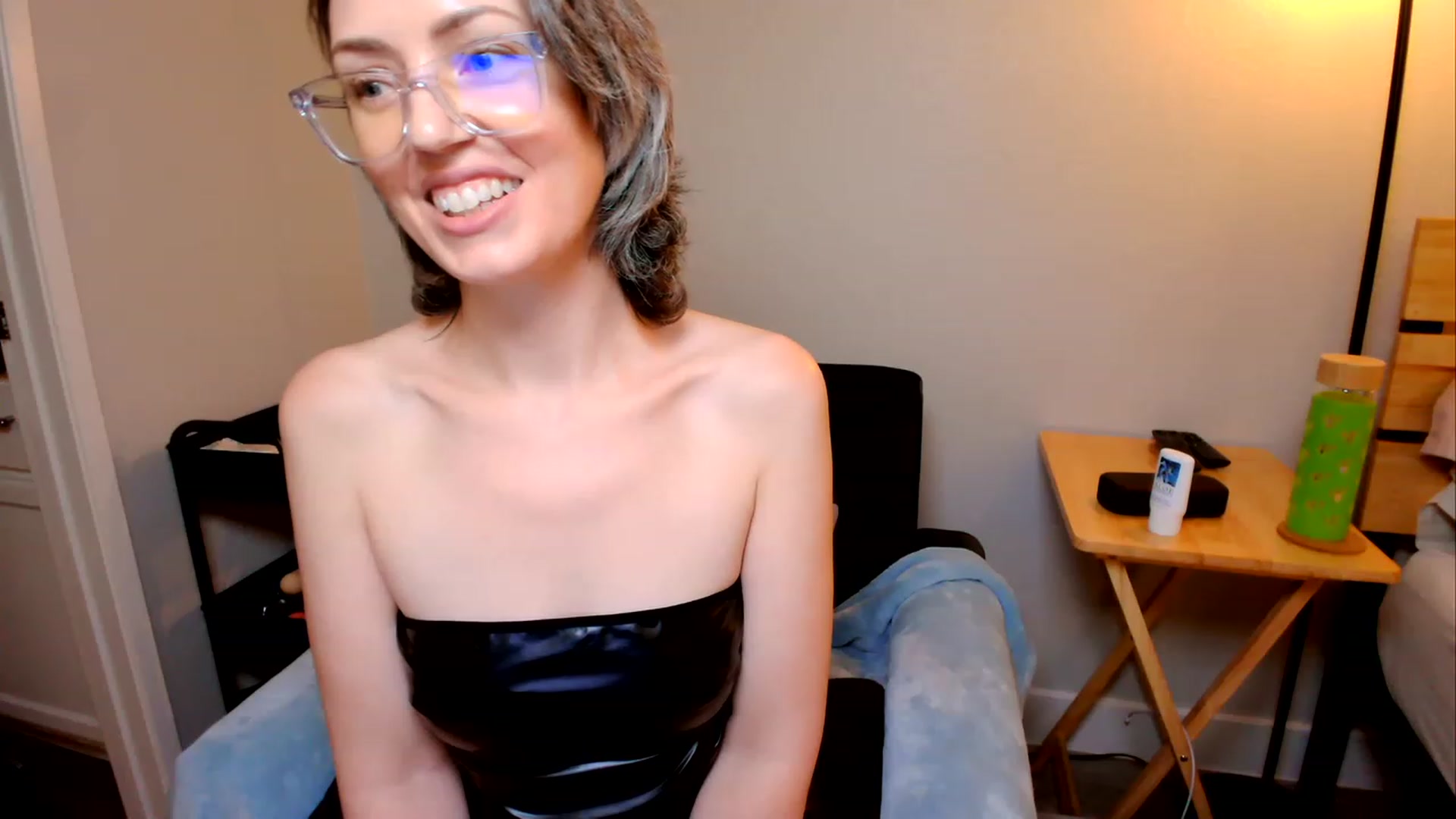 Gallery image thumbnail from SarahShevon's myfreecams stream on, 01/16/2023, 24:44 image 15 of 20