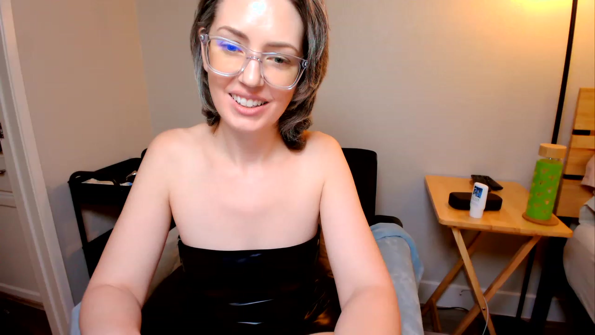 Gallery image thumbnail from SarahShevon's myfreecams stream on, 01/16/2023, 24:44 image 12 of 20