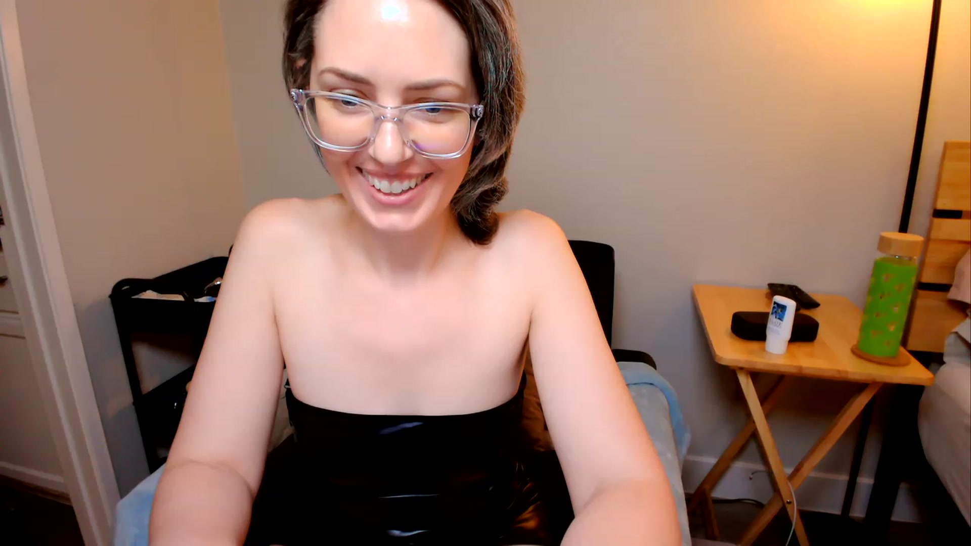 Gallery image thumbnail from SarahShevon's myfreecams stream on, 01/16/2023, 24:44 image 3 of 20