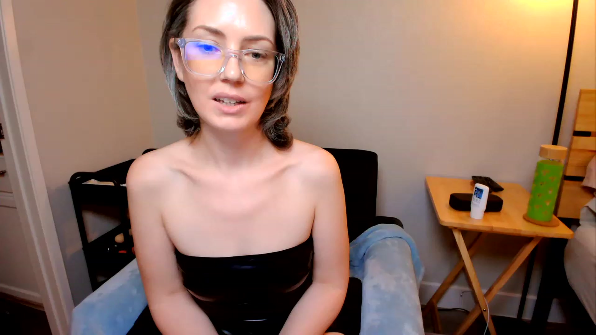 Gallery image thumbnail from SarahShevon's myfreecams stream on, 01/16/2023, 24:44 image 11 of 20