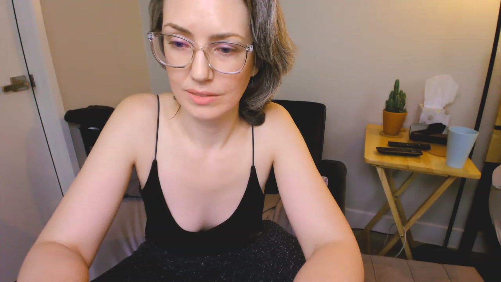 Gallery image thumbnail from SarahShevon's myfreecams stream on, 01/29/2023, 09:07 image 13 of 20