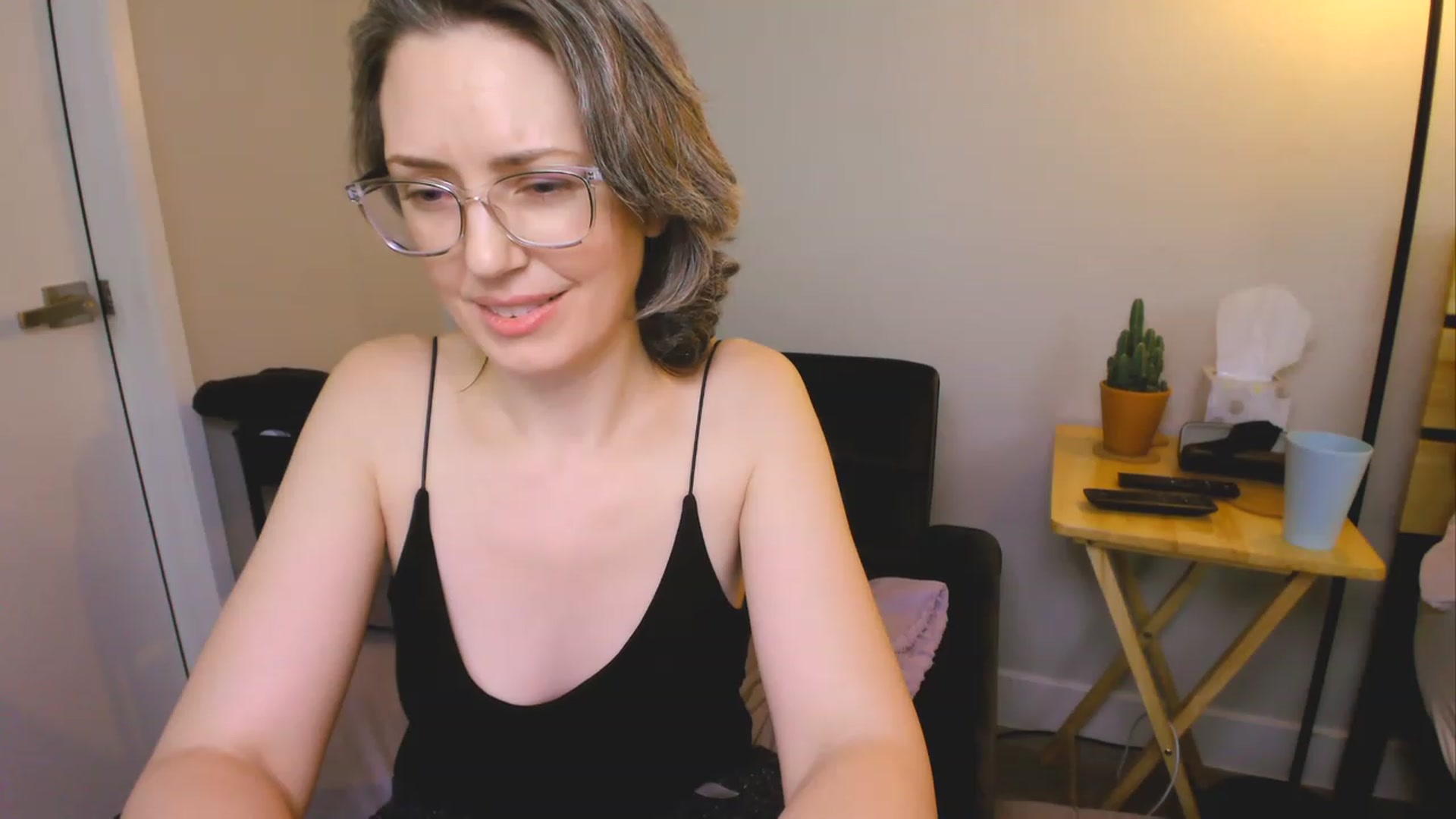 Gallery image thumbnail from SarahShevon's myfreecams stream on, 01/29/2023, 09:07 image 16 of 20
