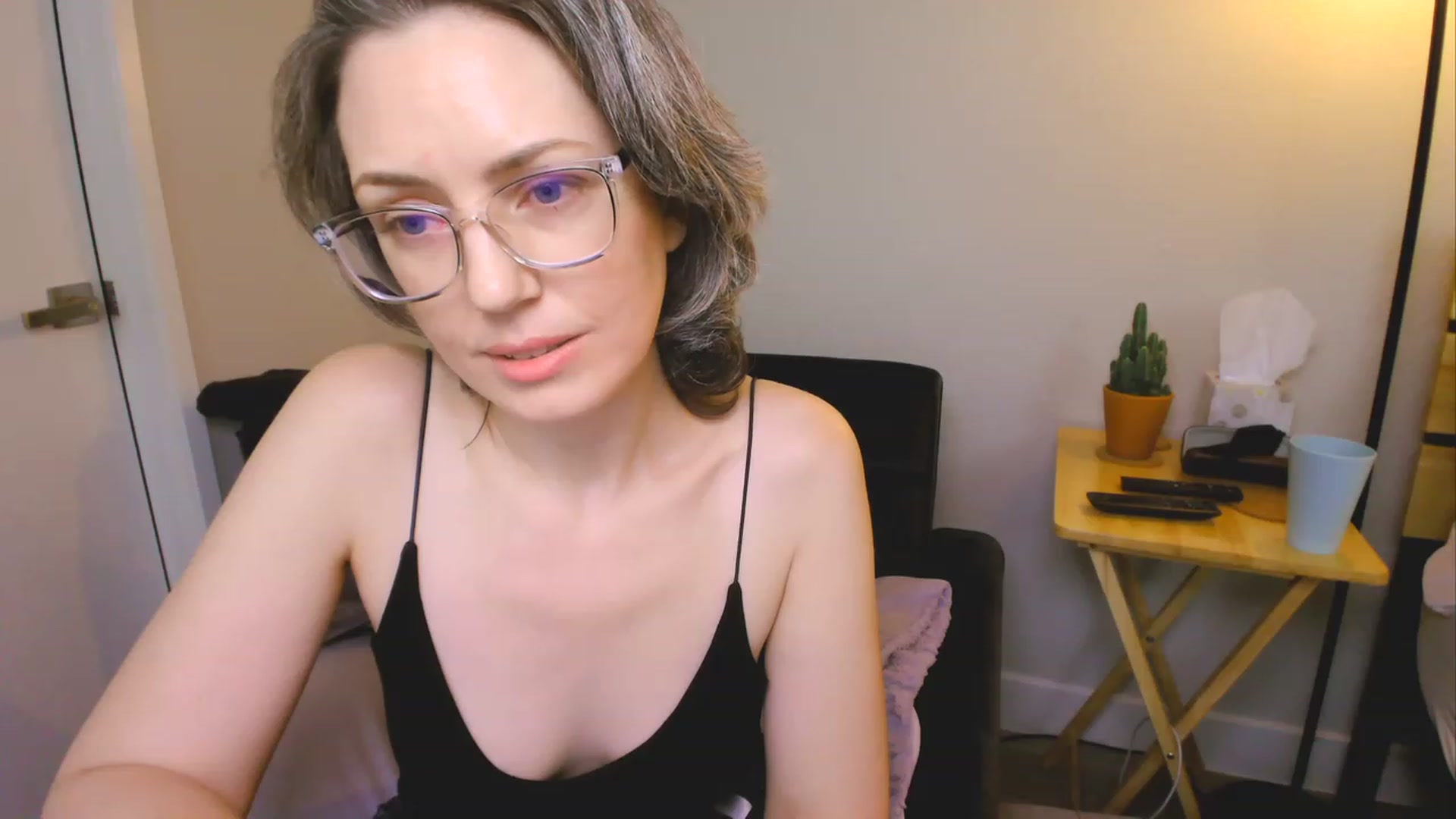 Gallery image thumbnail from SarahShevon's myfreecams stream on, 01/29/2023, 09:07 image 14 of 20