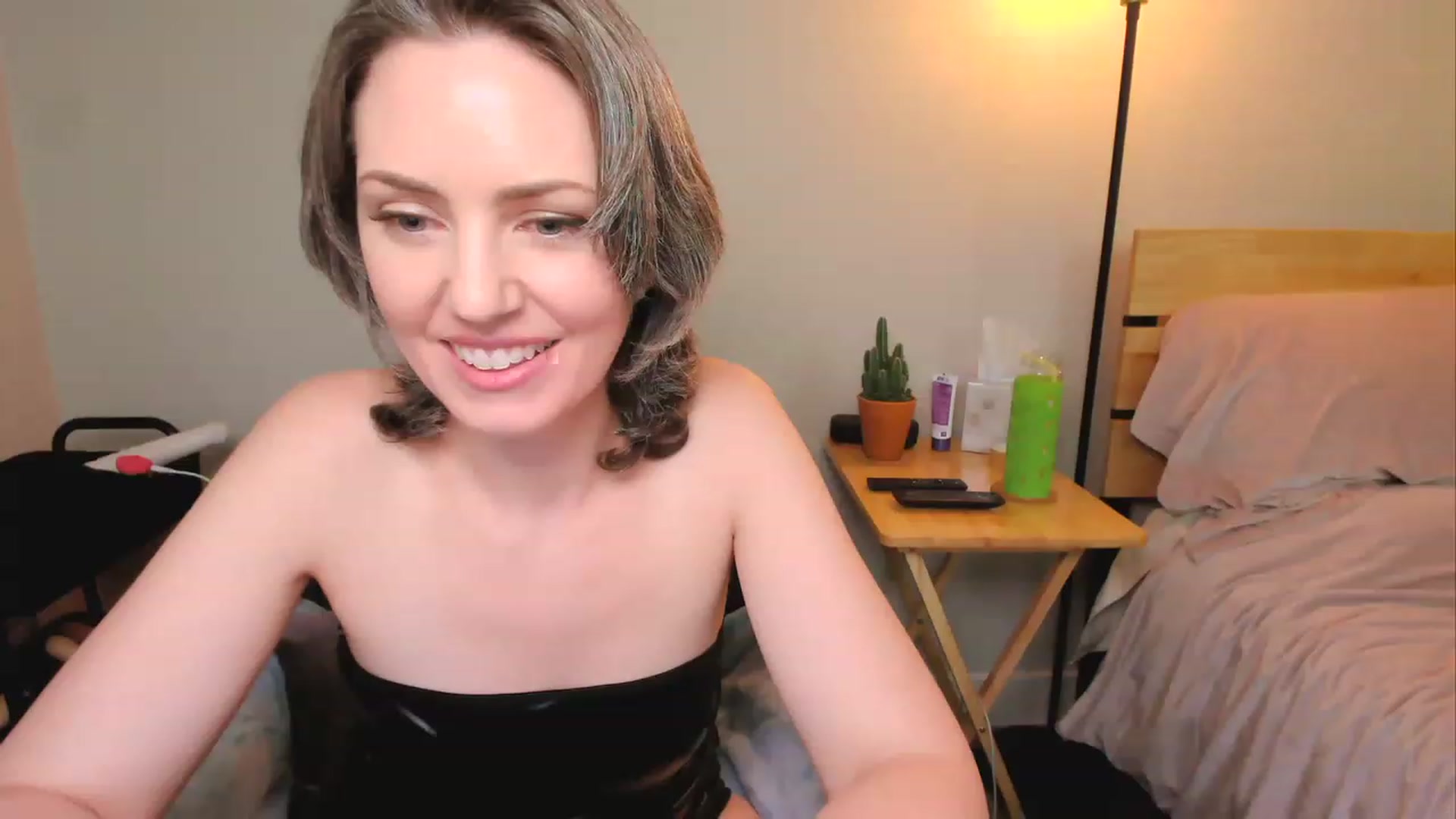 Gallery image thumbnail from SarahShevon's myfreecams stream on, 02/10/2023, 11:14 image 18 of 20