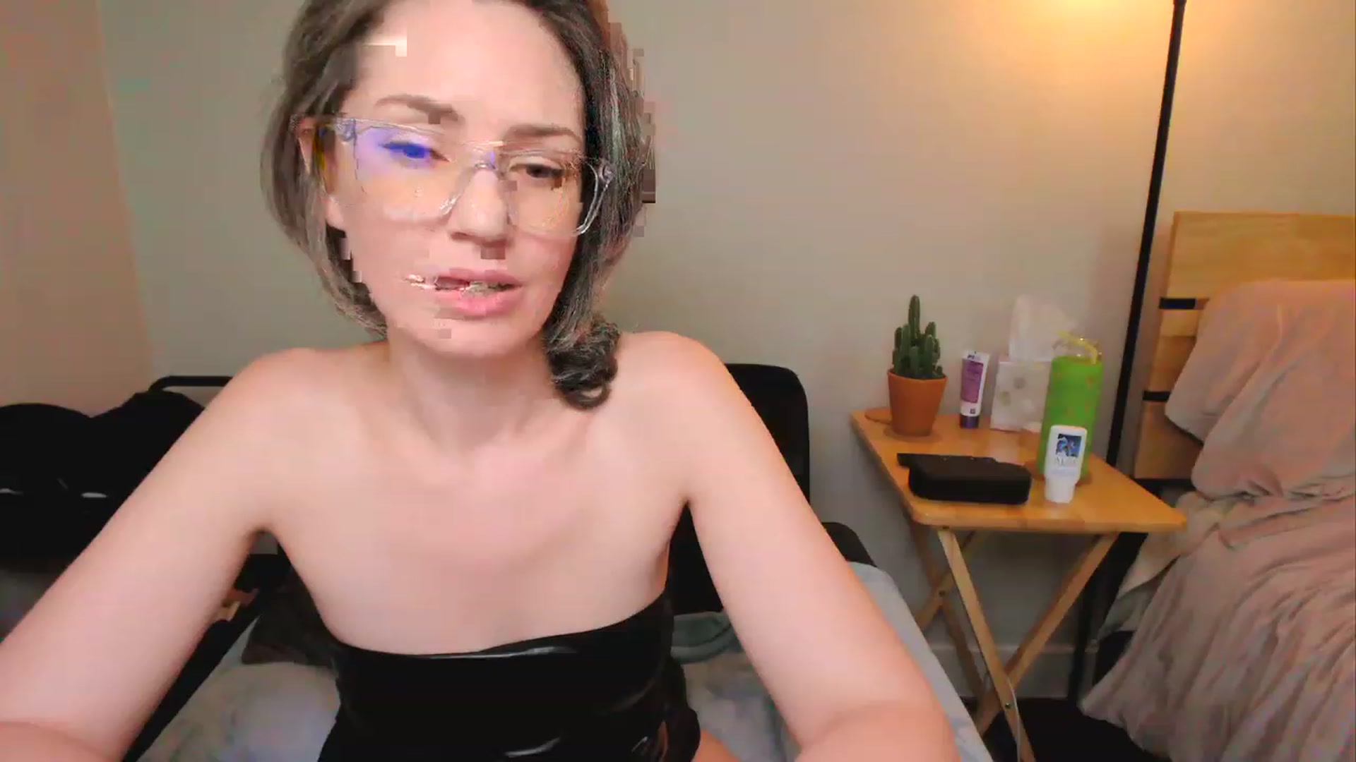 Gallery image thumbnail from SarahShevon's myfreecams stream on, 02/10/2023, 11:34 image 19 of 20