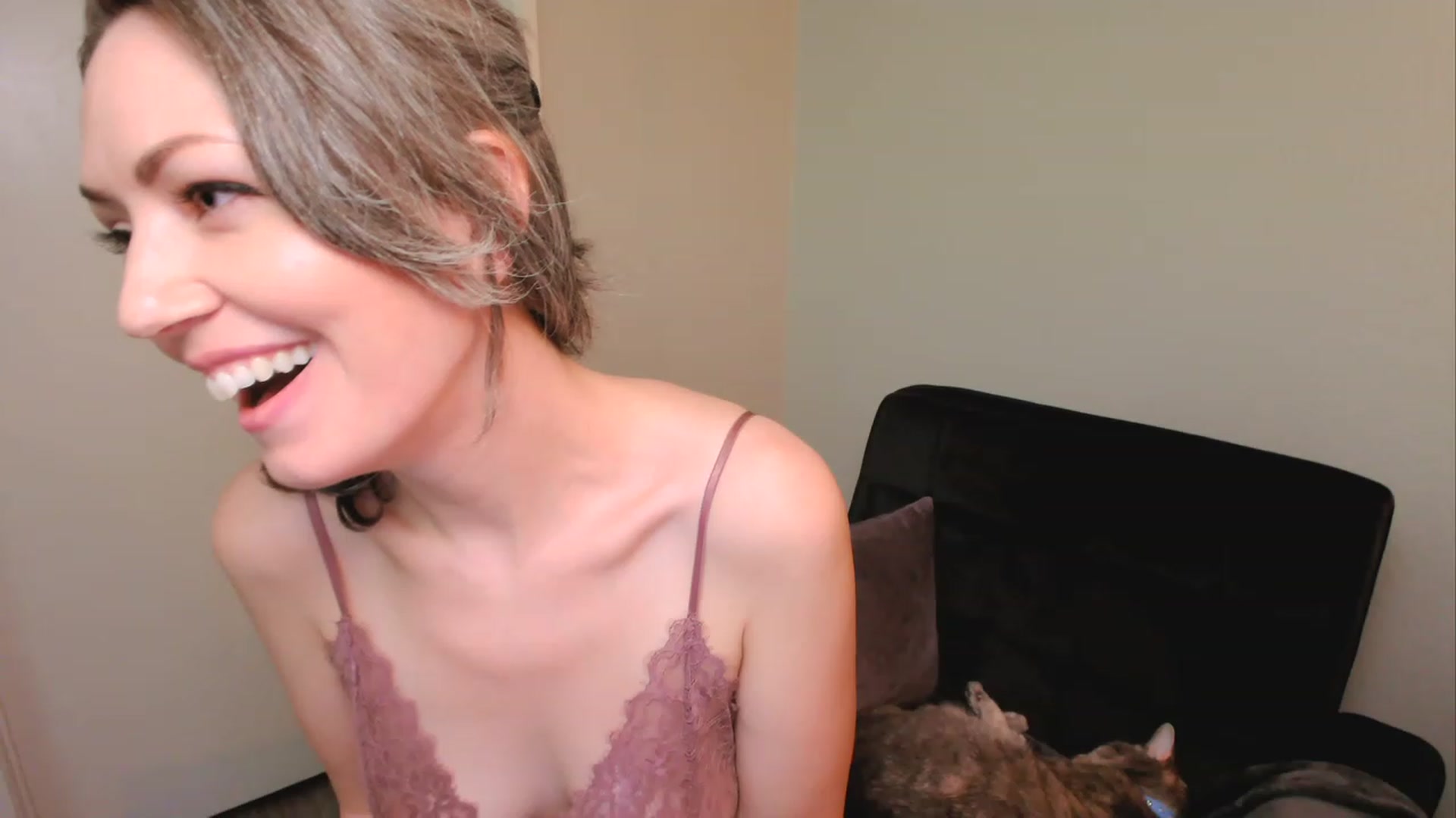 Gallery image thumbnail from SarahShevon's myfreecams stream on, 02/19/2023, 06:04 image 18 of 20