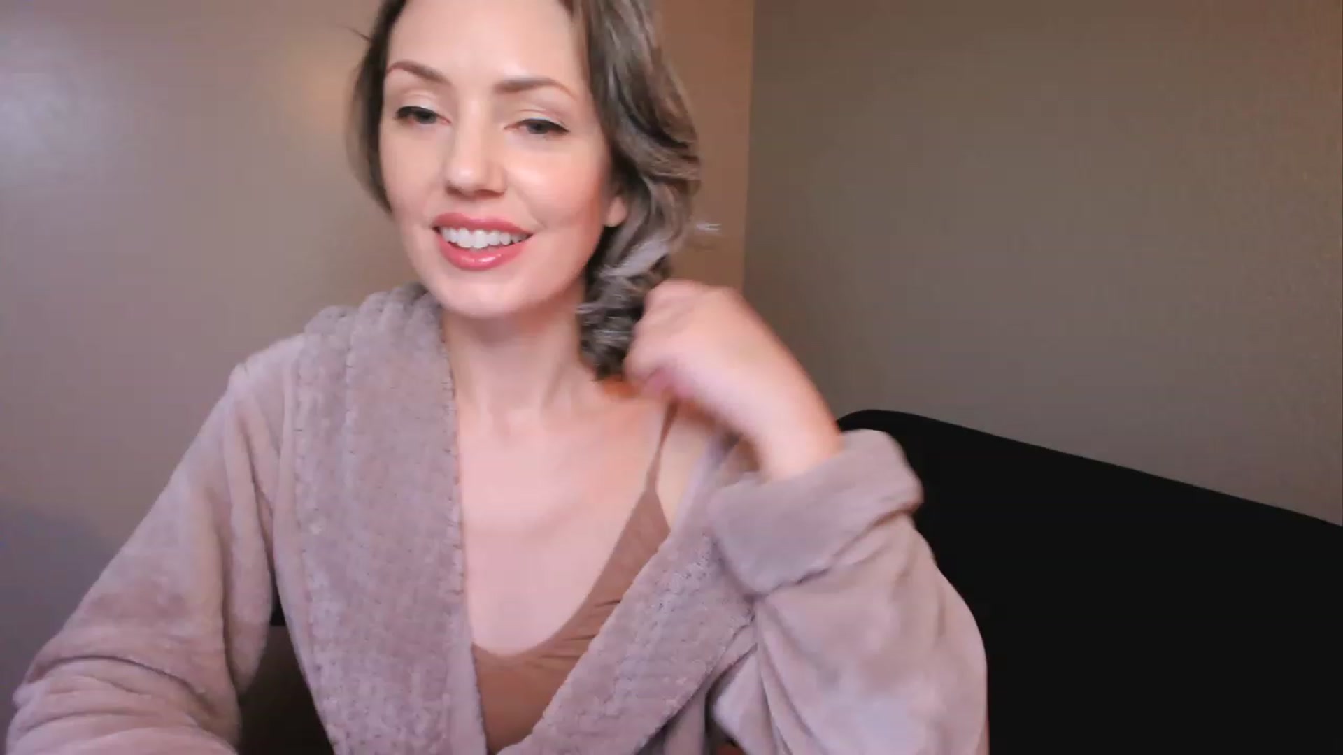 Gallery image thumbnail from SarahShevon's myfreecams stream on, 03/02/2023, 23:23 image 10 of 20