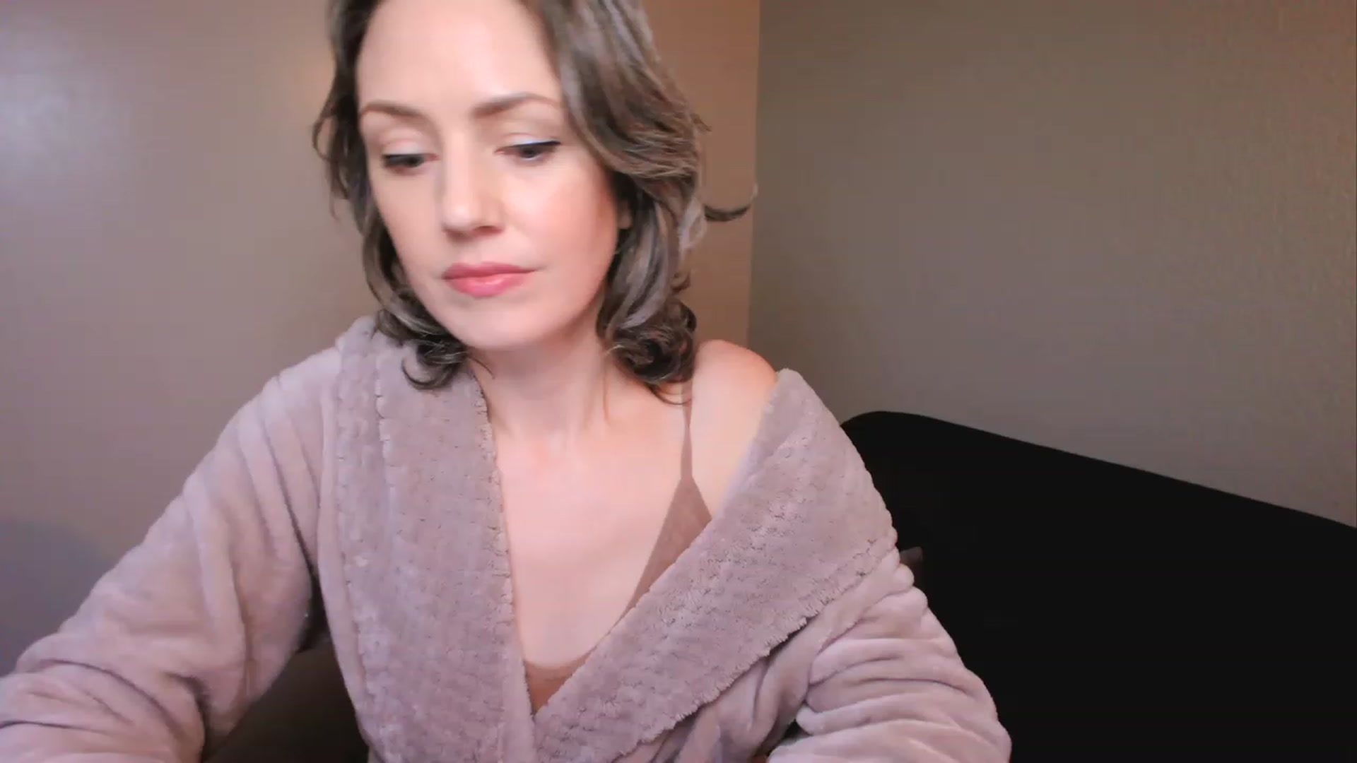 Gallery image thumbnail from SarahShevon's myfreecams stream on, 03/02/2023, 23:23 image 4 of 20