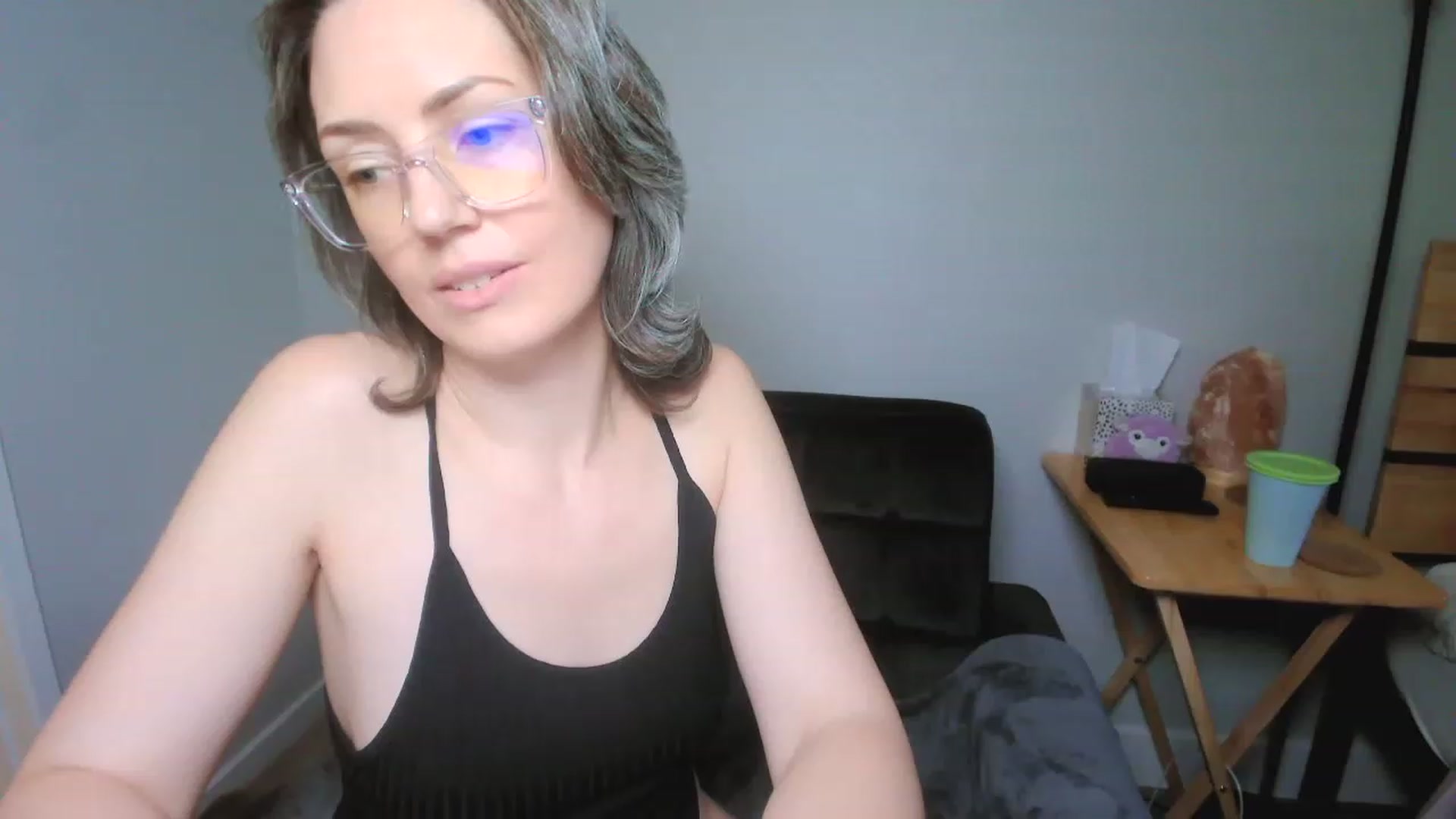 Gallery image thumbnail from SarahShevon's myfreecams stream on, 03/24/2023, 23:22 image 13 of 20