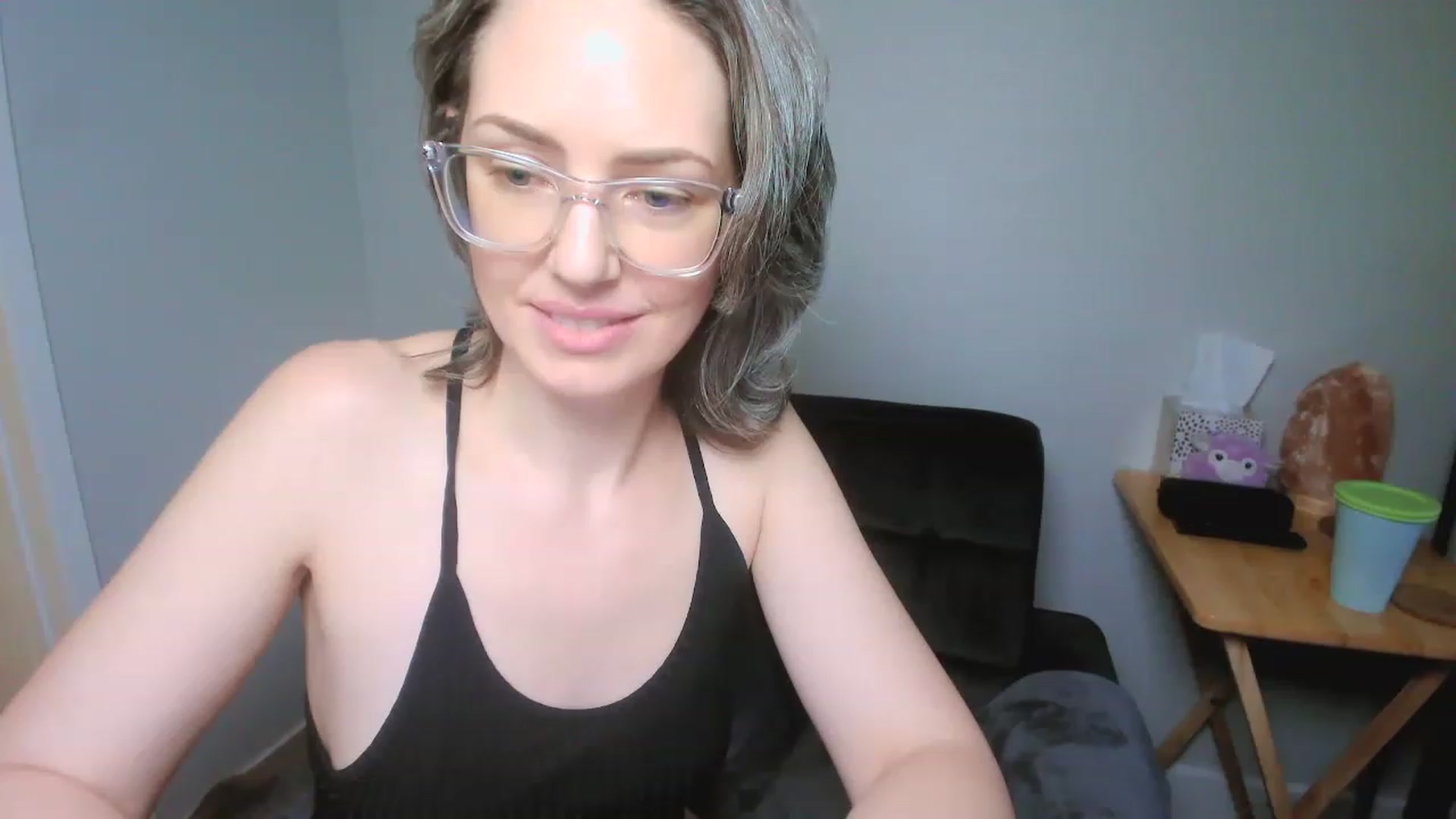 Gallery image thumbnail from SarahShevon's myfreecams stream on, 03/24/2023, 23:22 image 12 of 20