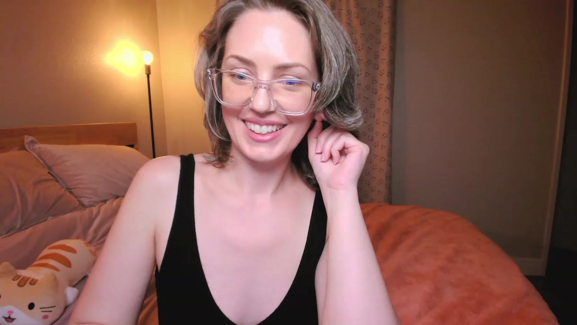 Gallery image thumbnail from SarahShevon's myfreecams stream on, 04/12/2023, 08:24 image 19 of 20