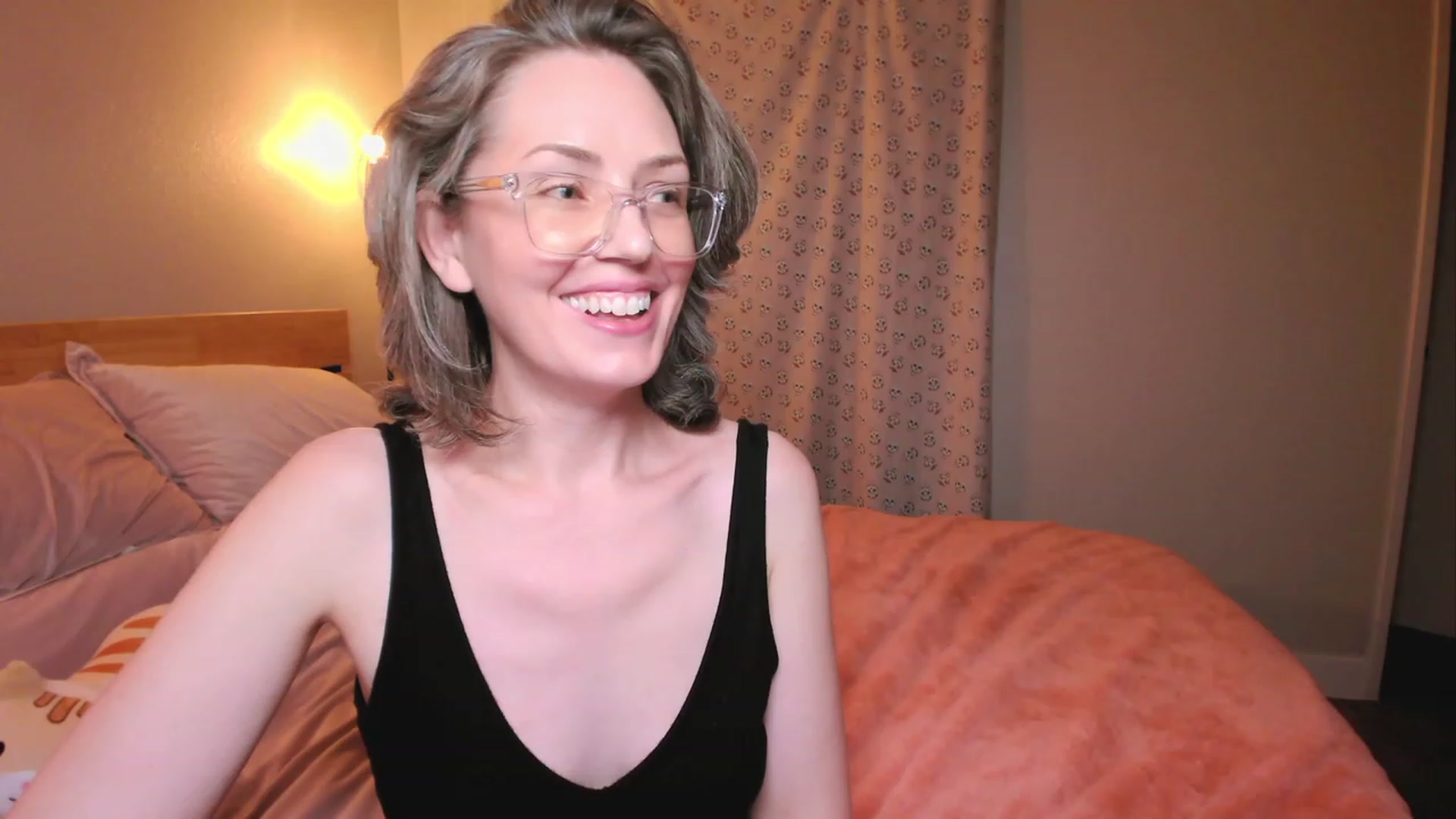 Gallery image thumbnail from SarahShevon's myfreecams stream on, 04/12/2023, 08:24 image 18 of 20