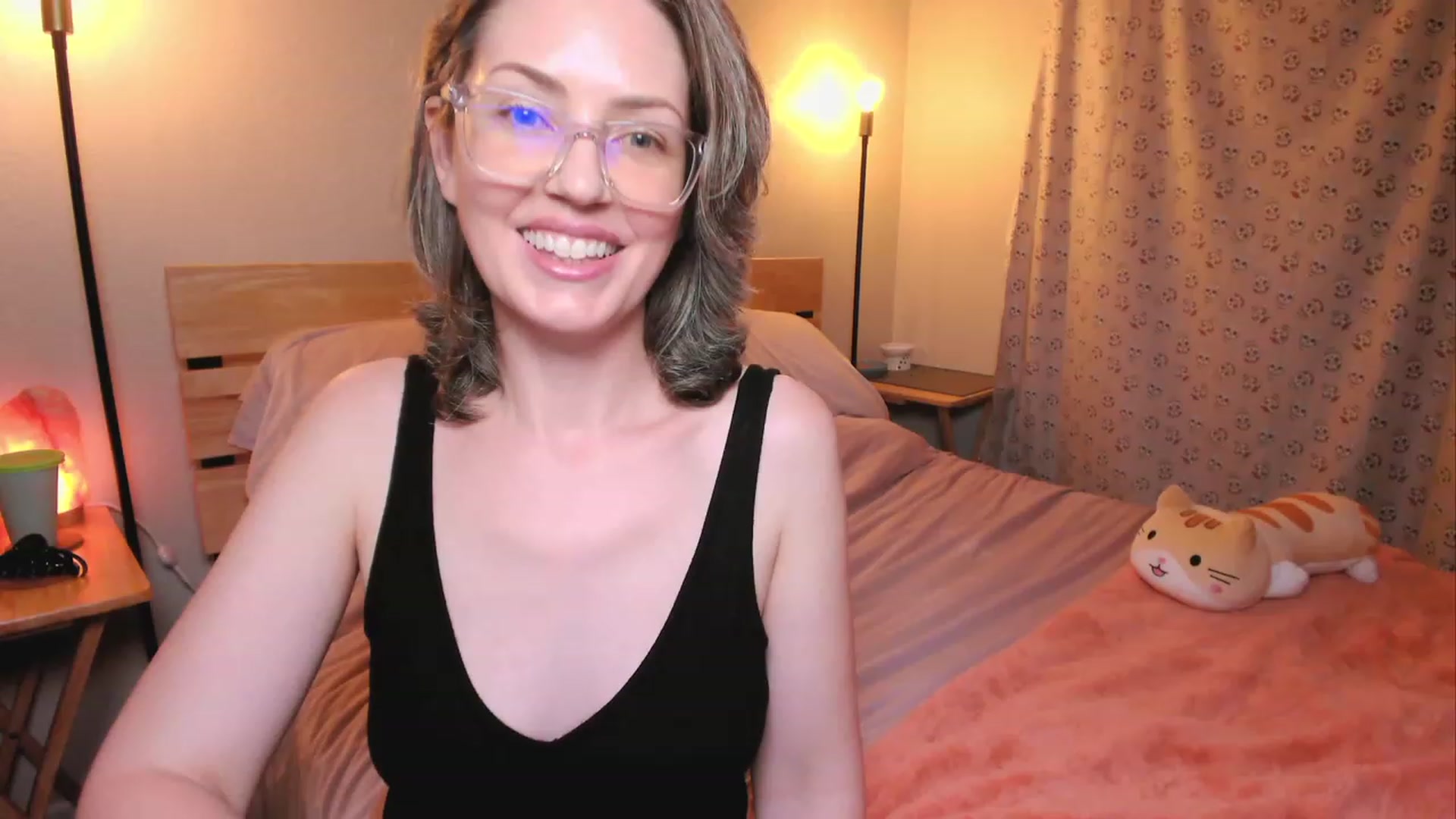 Gallery image thumbnail from SarahShevon's myfreecams stream on, 04/12/2023, 08:24 image 2 of 20