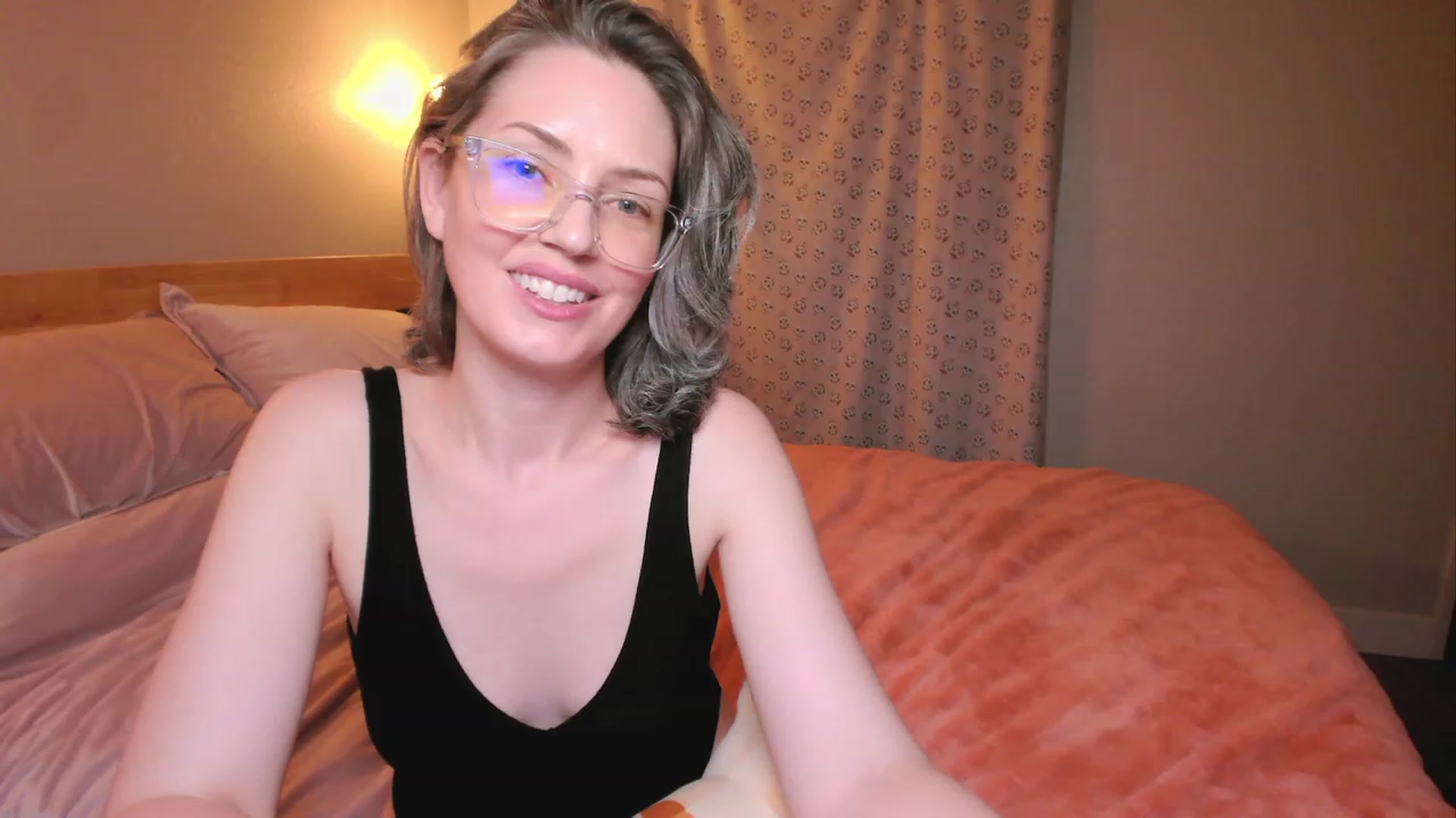 Gallery image thumbnail from SarahShevon's myfreecams stream on, 04/12/2023, 09:48 image 18 of 20