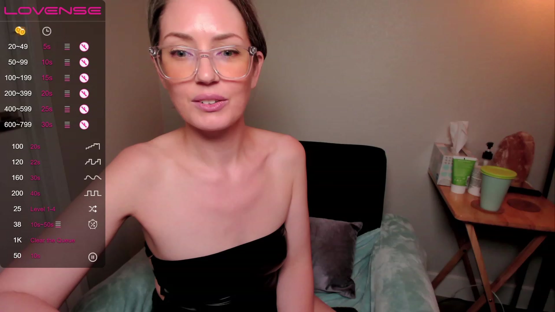 Gallery image thumbnail from SarahShevon's myfreecams stream on, 05/21/2023, 08:17 image 1 of 20