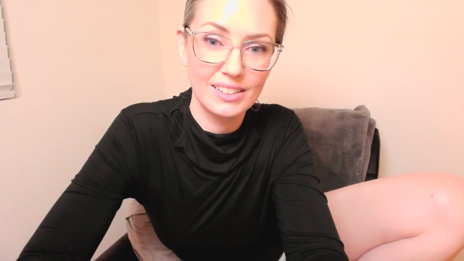 Gallery image thumbnail from SarahShevon's myfreecams stream on, 05/05/2024, 08:13 image 18 of 20