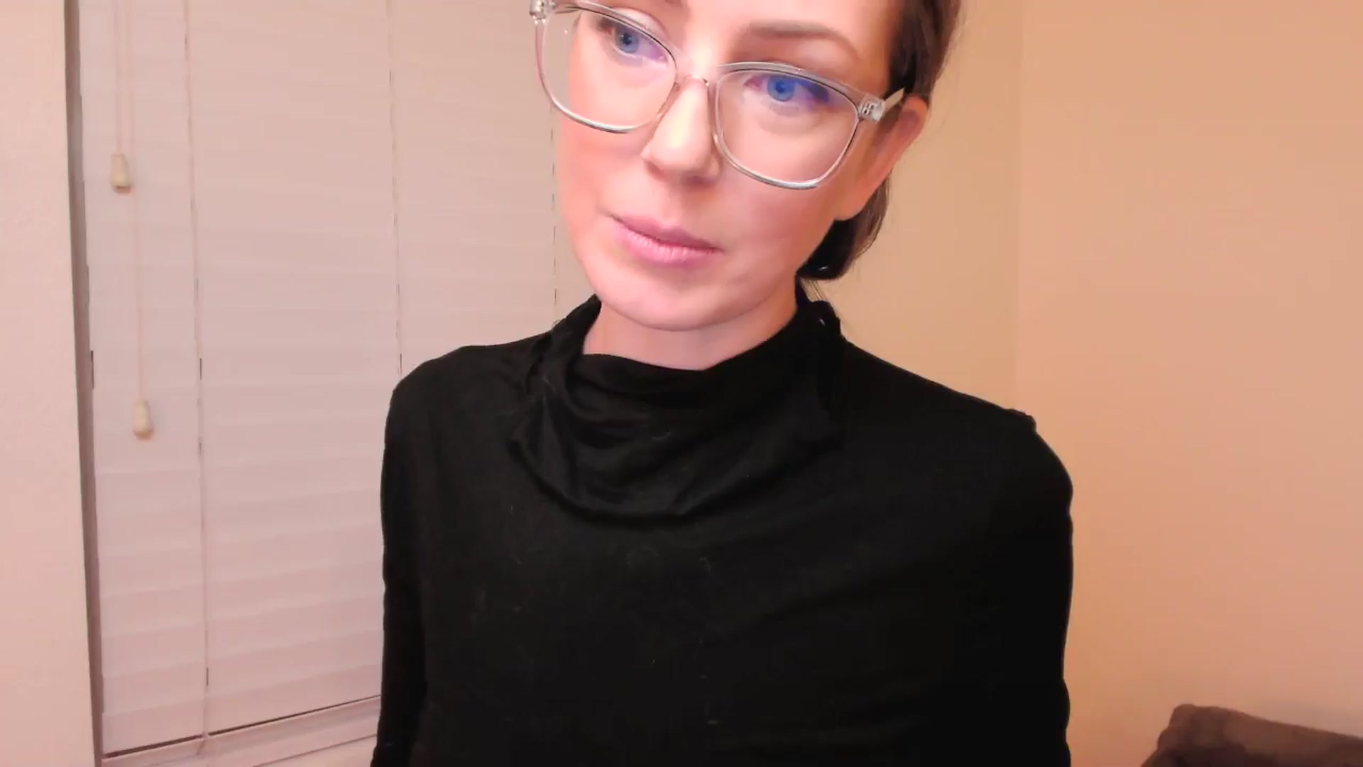 Gallery image thumbnail from SarahShevon's myfreecams stream on, 05/05/2024, 10:02 image 6 of 20