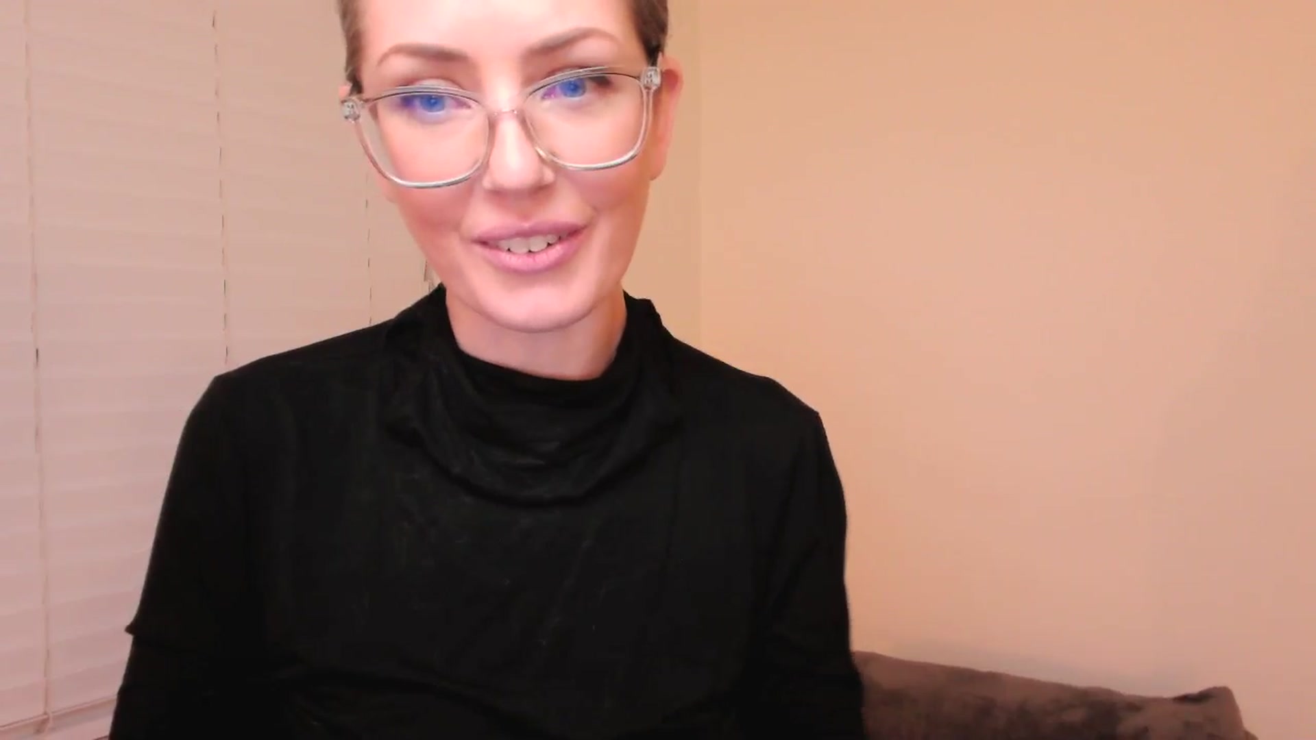 Gallery image thumbnail from SarahShevon's myfreecams stream on, 05/05/2024, 10:02 image 11 of 20