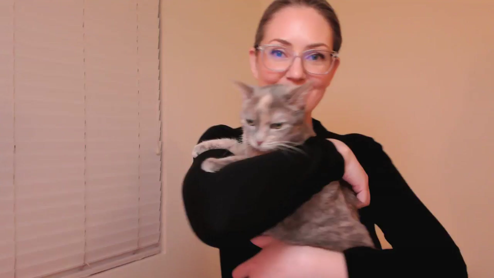 Gallery image thumbnail from SarahShevon's myfreecams stream on, 05/05/2024, 10:02 image 13 of 20
