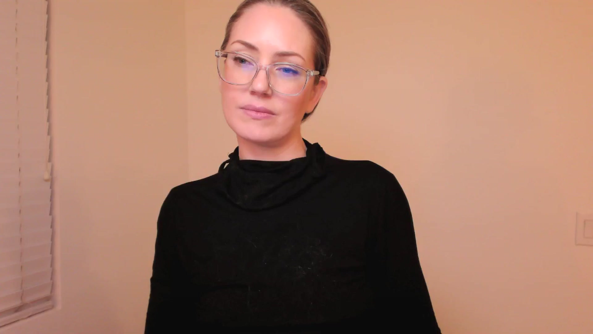 Gallery image thumbnail from SarahShevon's myfreecams stream on, 05/05/2024, 10:02 image 15 of 20