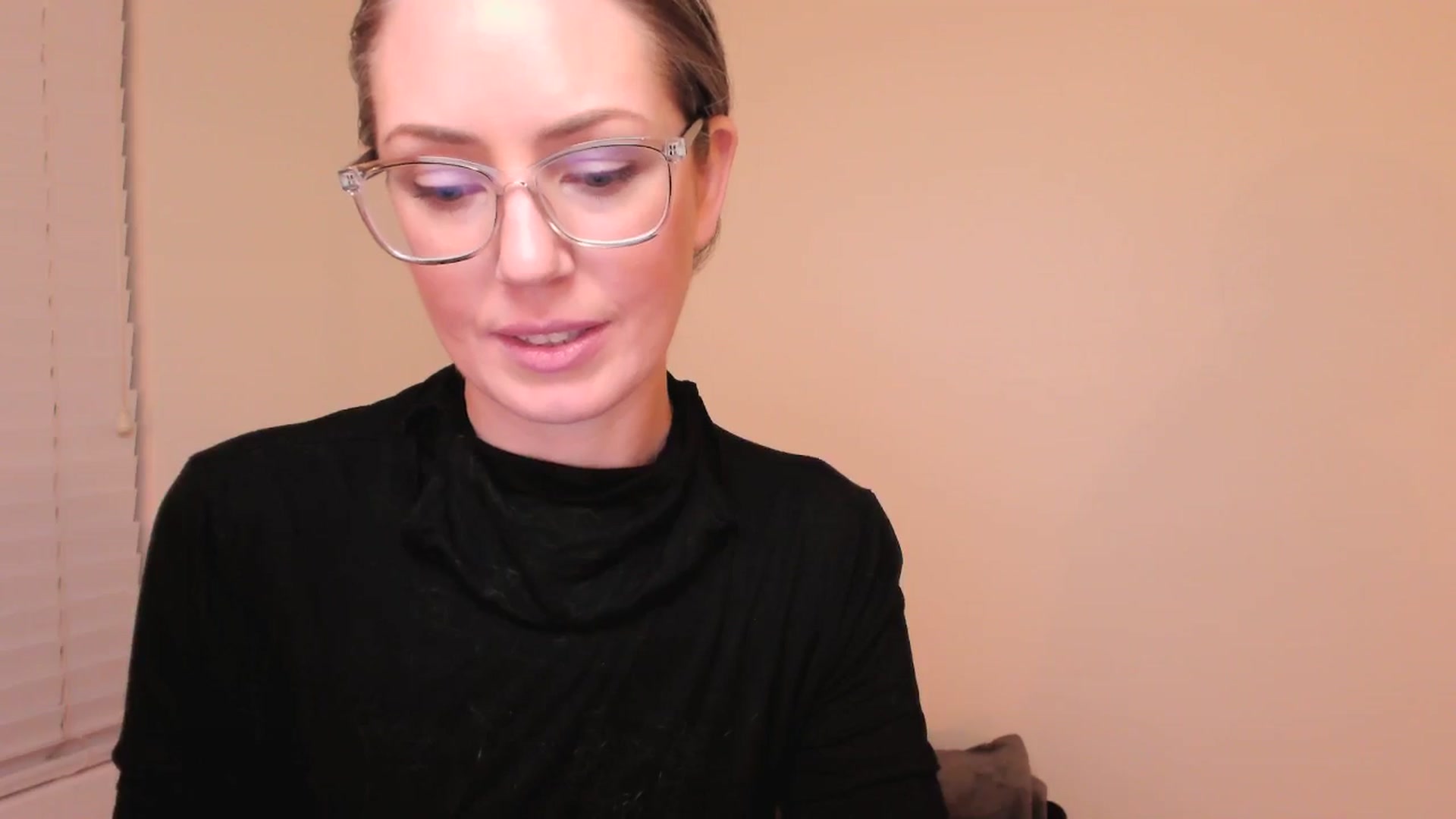Gallery image thumbnail from SarahShevon's myfreecams stream on, 05/05/2024, 10:02 image 18 of 20