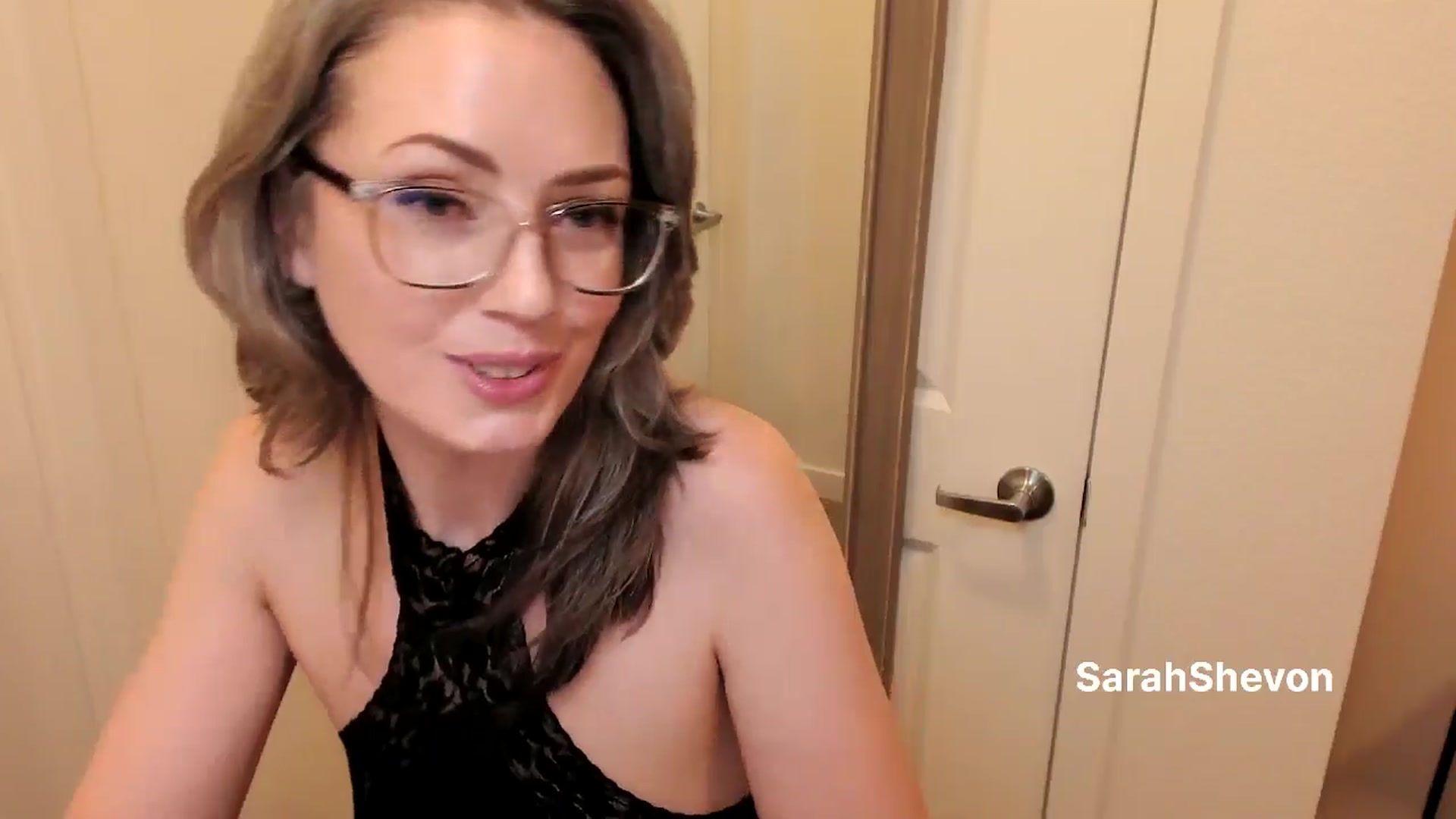 Gallery image thumbnail from SarahShevon's myfreecams stream on, 08/02/2024, 07:56 image 13 of 20