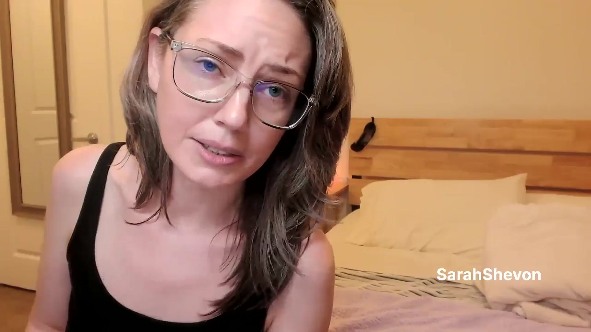 Gallery image thumbnail from SarahShevon's myfreecams stream on, 08/05/2024, 10:17 image 10 of 20