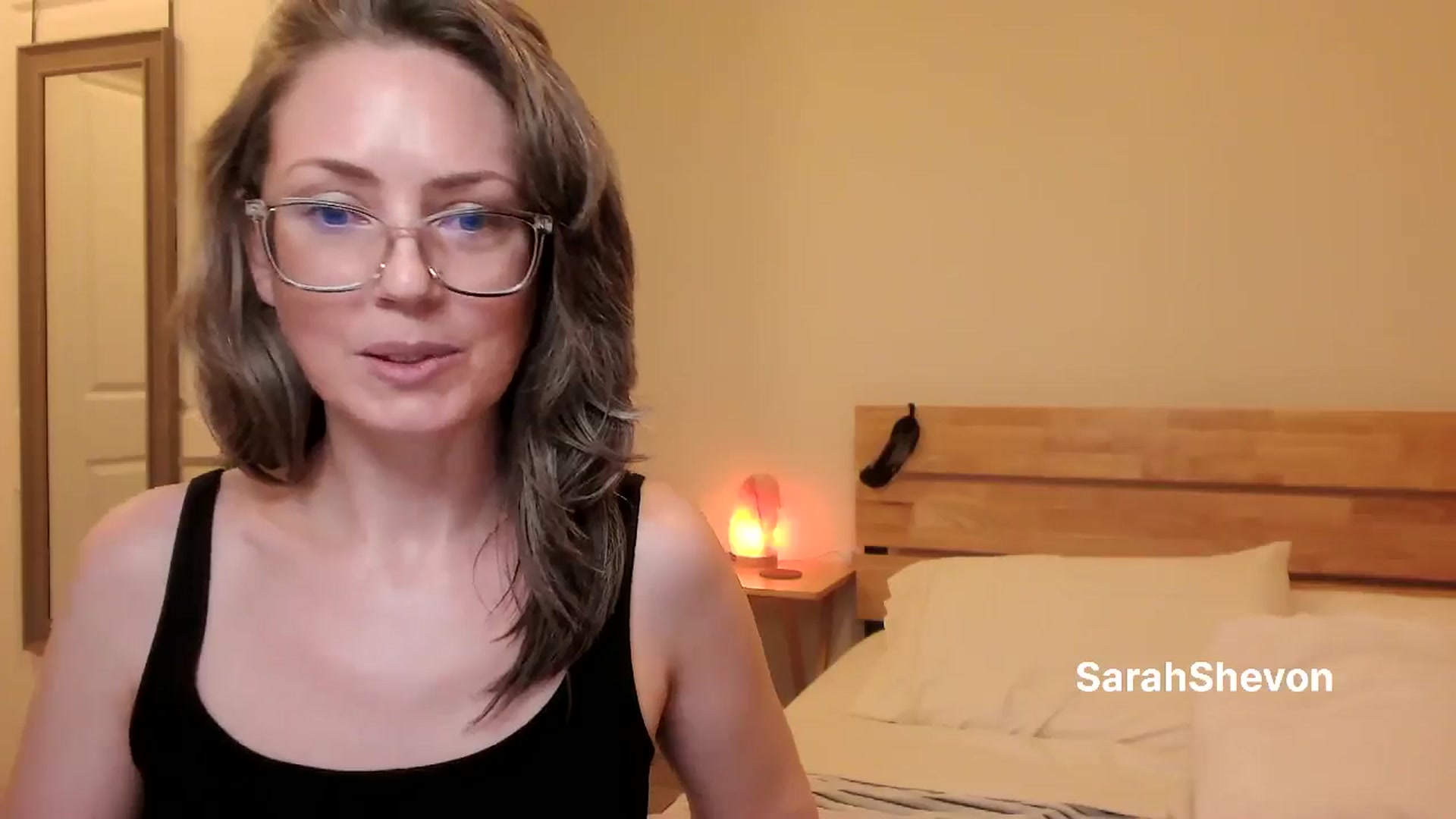 Gallery image thumbnail from SarahShevon's myfreecams stream on, 08/05/2024, 10:17 image 6 of 20