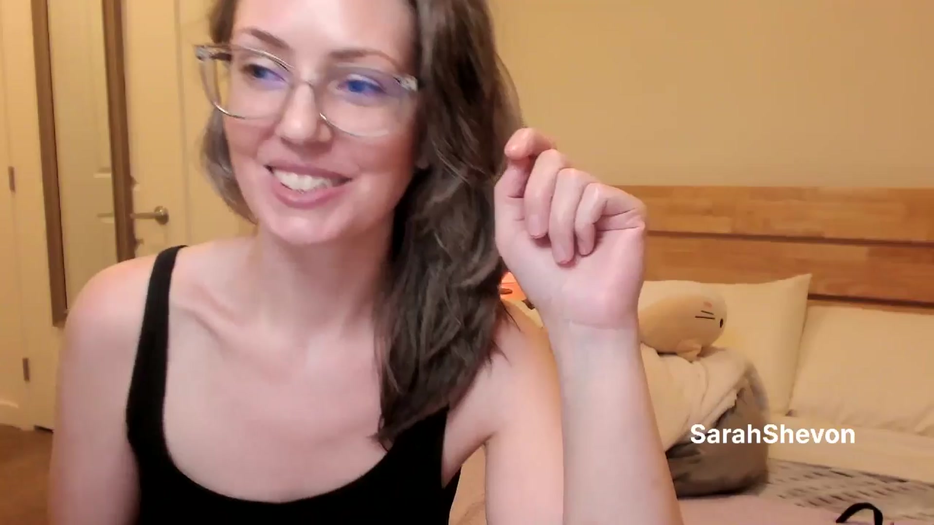 Gallery image thumbnail from SarahShevon's myfreecams stream on, 08/05/2024, 12:43 image 16 of 20