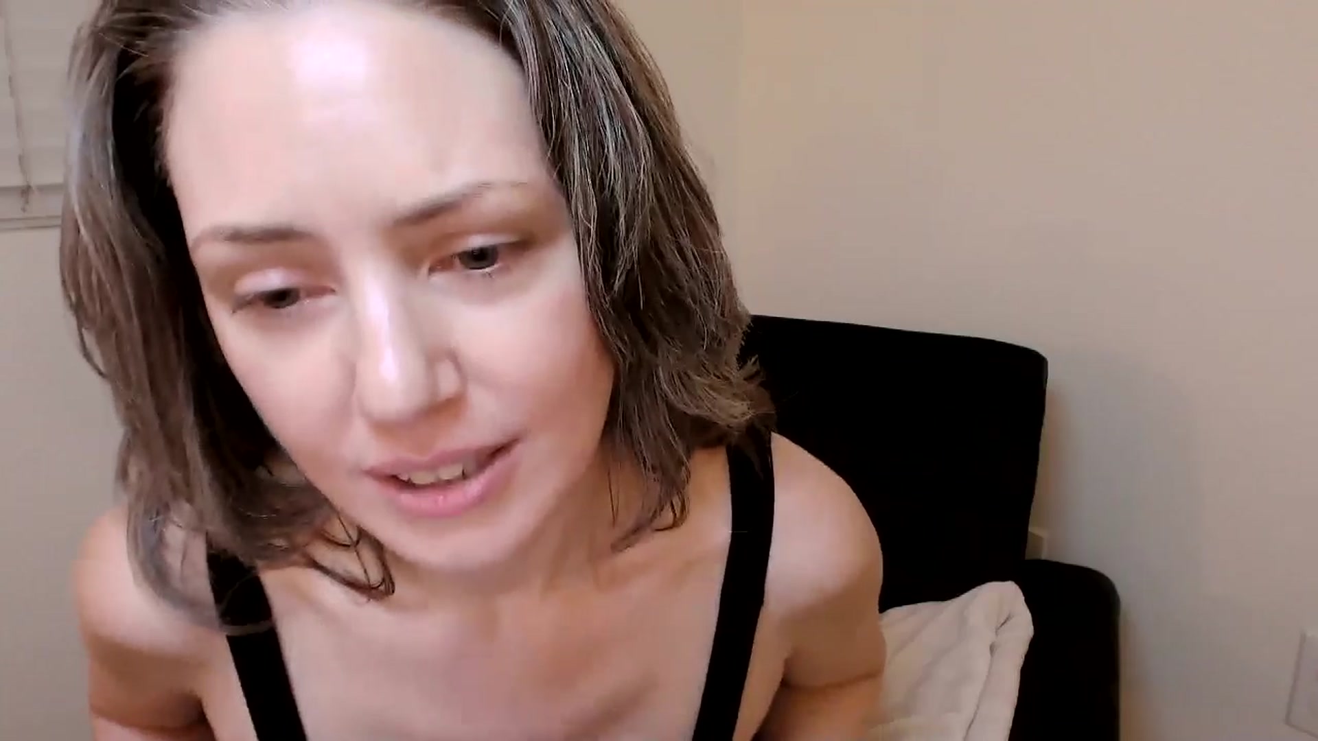 Gallery image thumbnail from SarahShevon's myfreecams stream on, 10/28/2024, 02:06 image 5 of 20