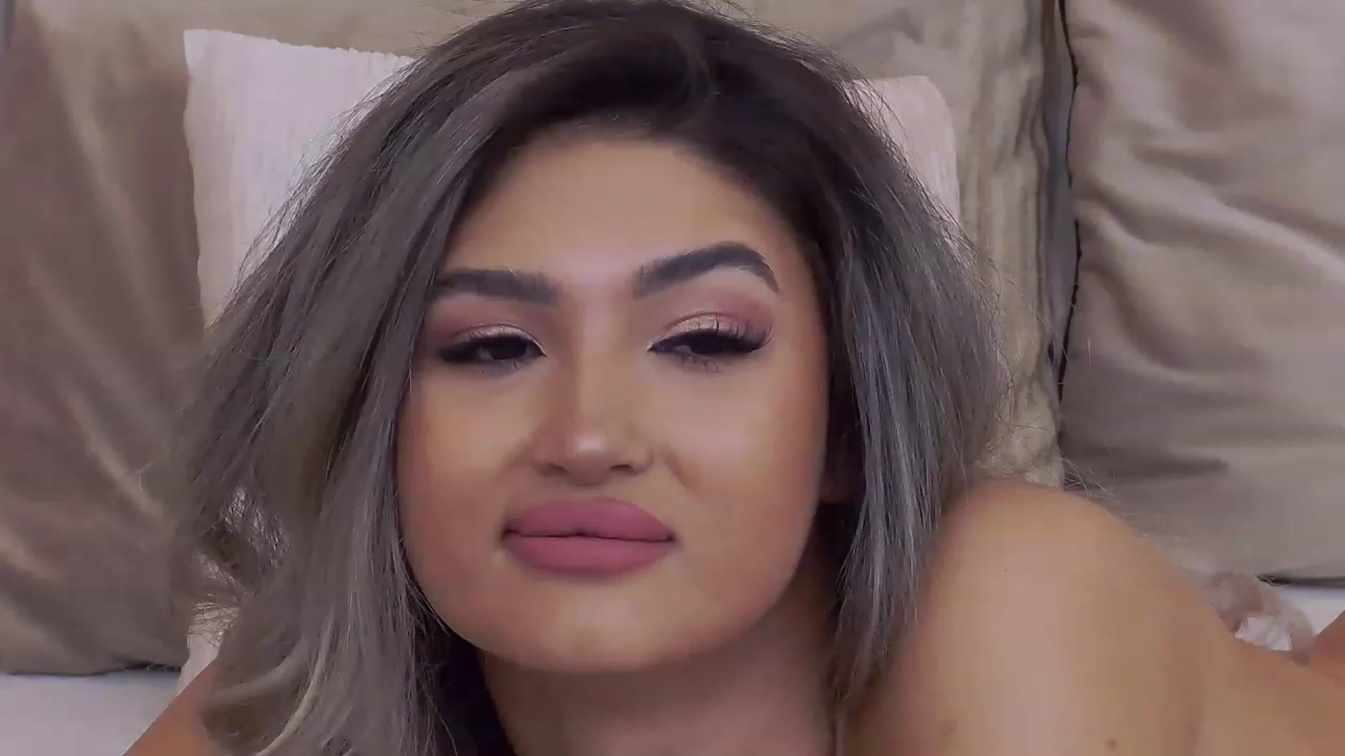 Gallery image thumbnail from Sarah_Lacroix's myfreecams stream on, 01/06/2023, 06:46 image 16 of 20