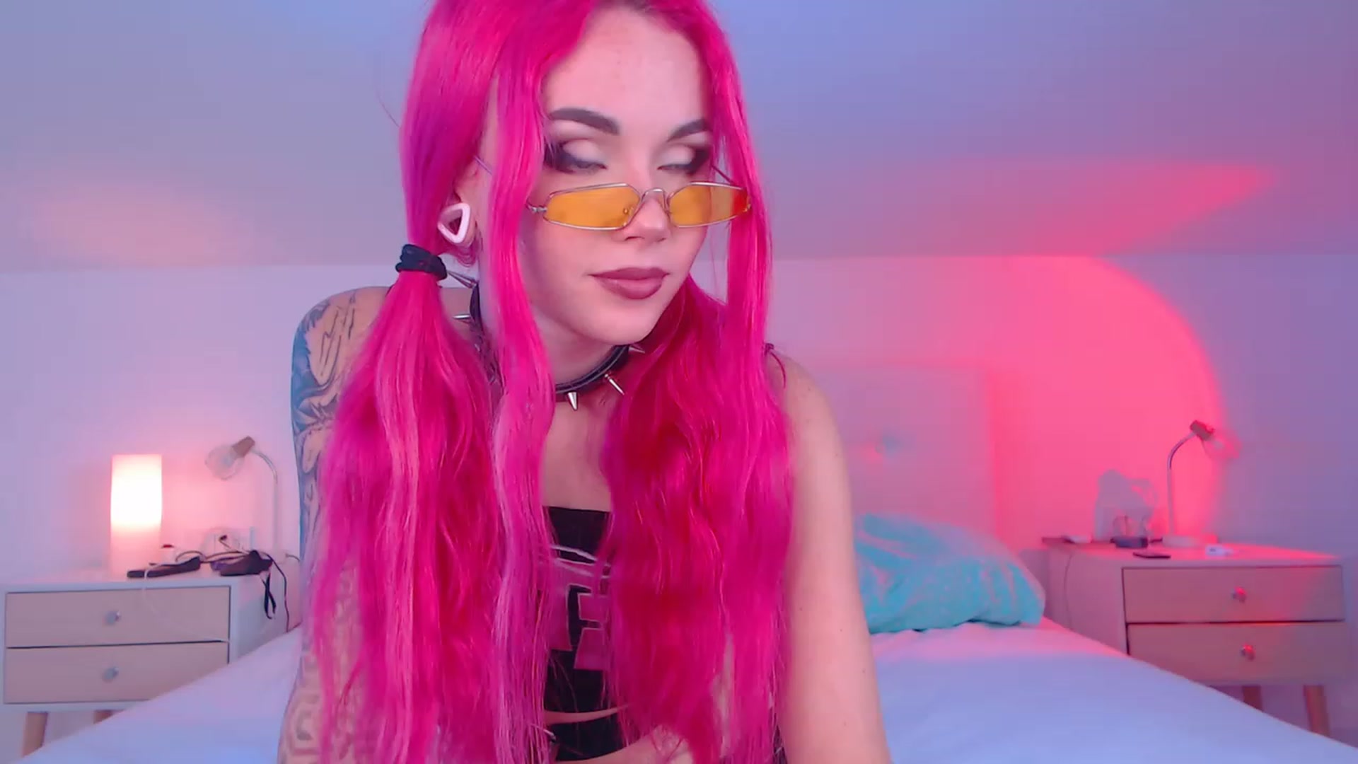 Gallery image thumbnail from Sarah_Pink's myfreecams stream on, 12/03/2022, 23:07 image 1 of 20