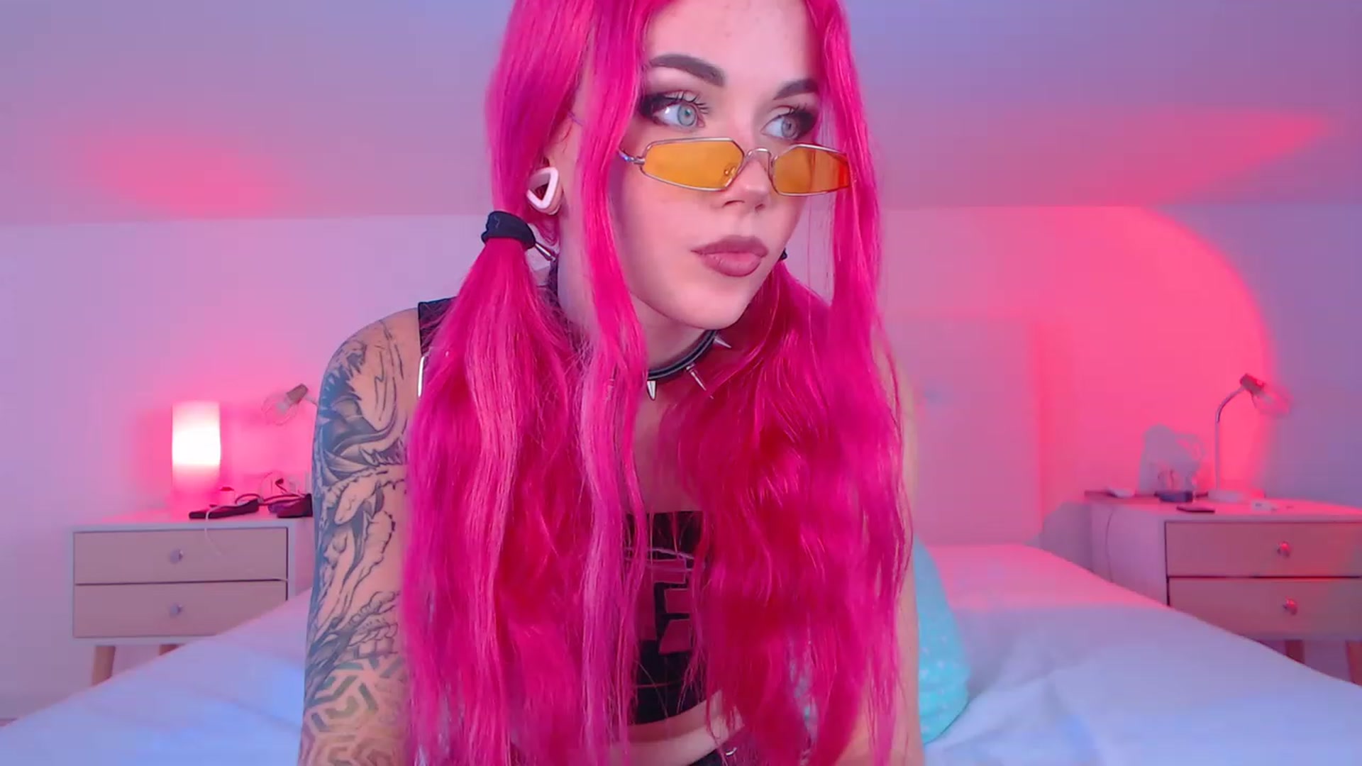 Gallery image thumbnail from Sarah_Pink's myfreecams stream on, 12/03/2022, 23:07 image 12 of 20