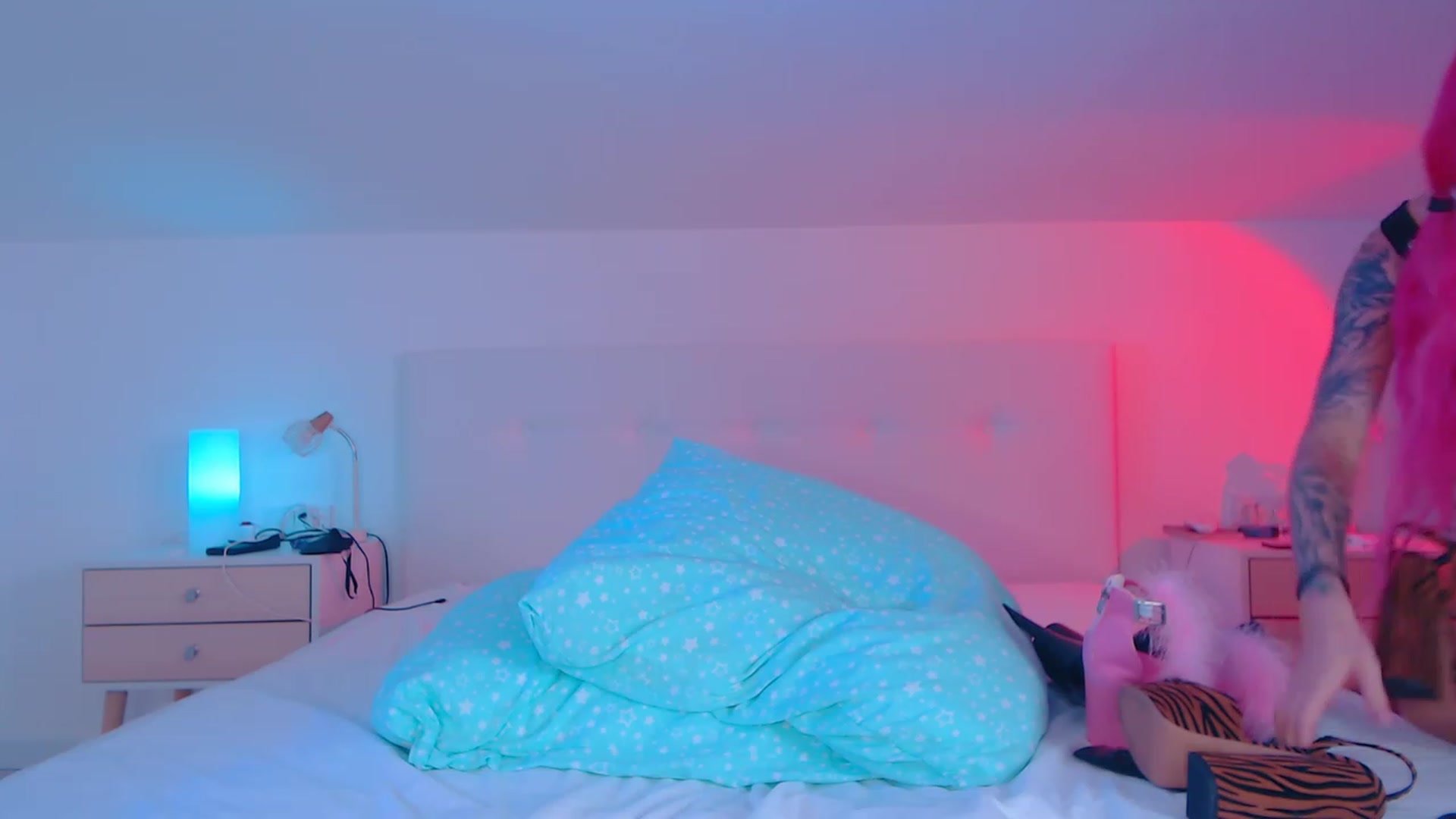 Gallery image thumbnail from Sarah_Pink's myfreecams stream on, 12/03/2022, 23:07 image 20 of 20