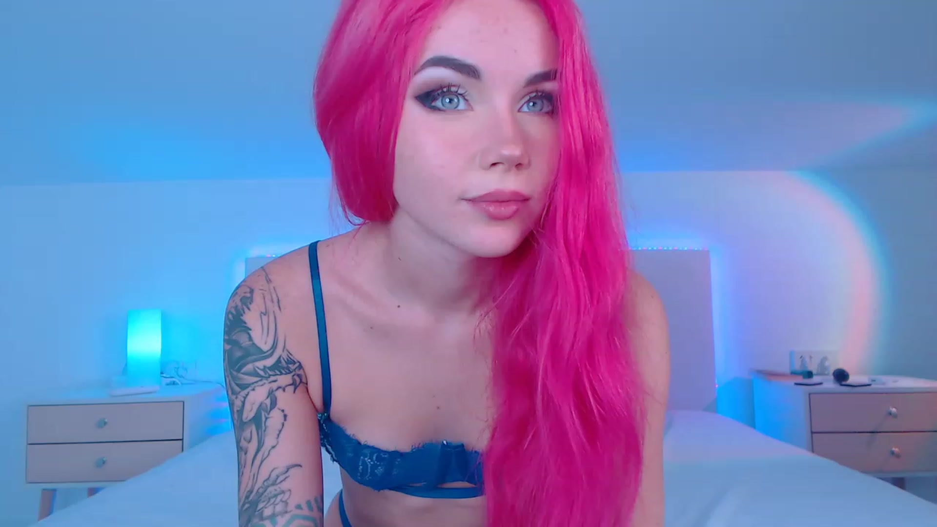 Gallery image thumbnail from Sarah_Pink's myfreecams stream on, 12/06/2022, 23:01 image 1 of 20