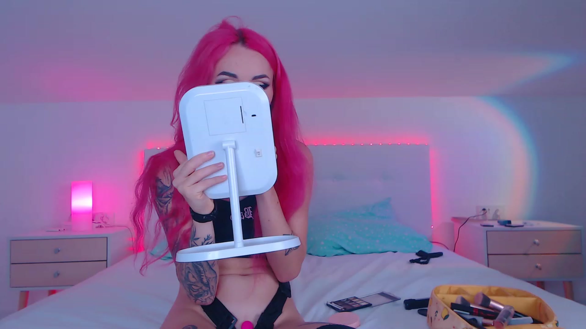 Gallery image thumbnail from Sarah_Pink's myfreecams stream on, 12/07/2022, 22:04 image 2 of 20