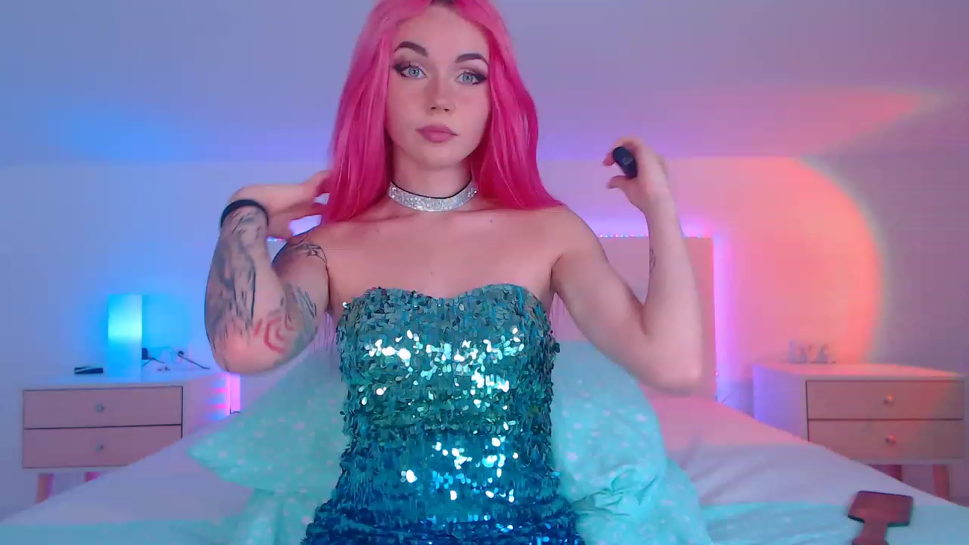 Gallery image thumbnail from Sarah_Pink's myfreecams stream on, 12/19/2022, 23:17 image 11 of 20