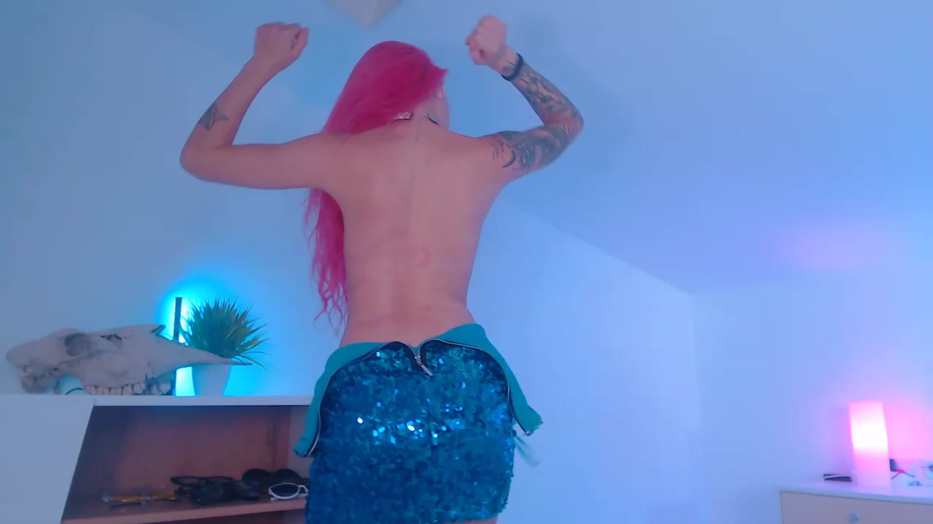 Gallery image thumbnail from Sarah_Pink's myfreecams stream on, 12/19/2022, 23:17 image 16 of 20